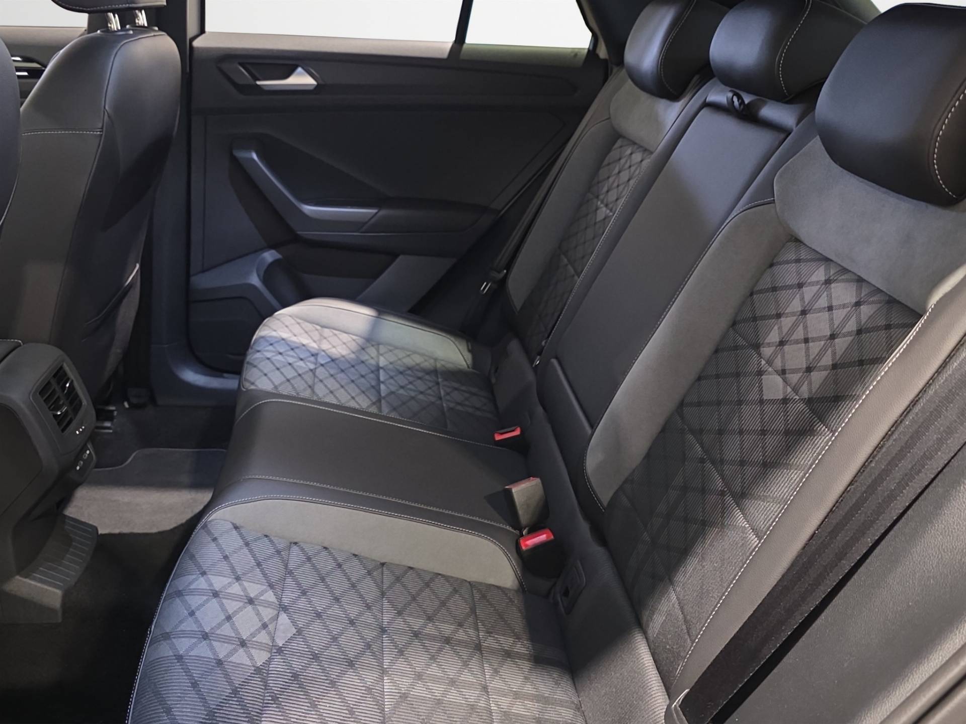 VOLKSWAGEN T-Roc T-Roc 1.5 tsi act R-Line usata in pronta consegna - Brandini