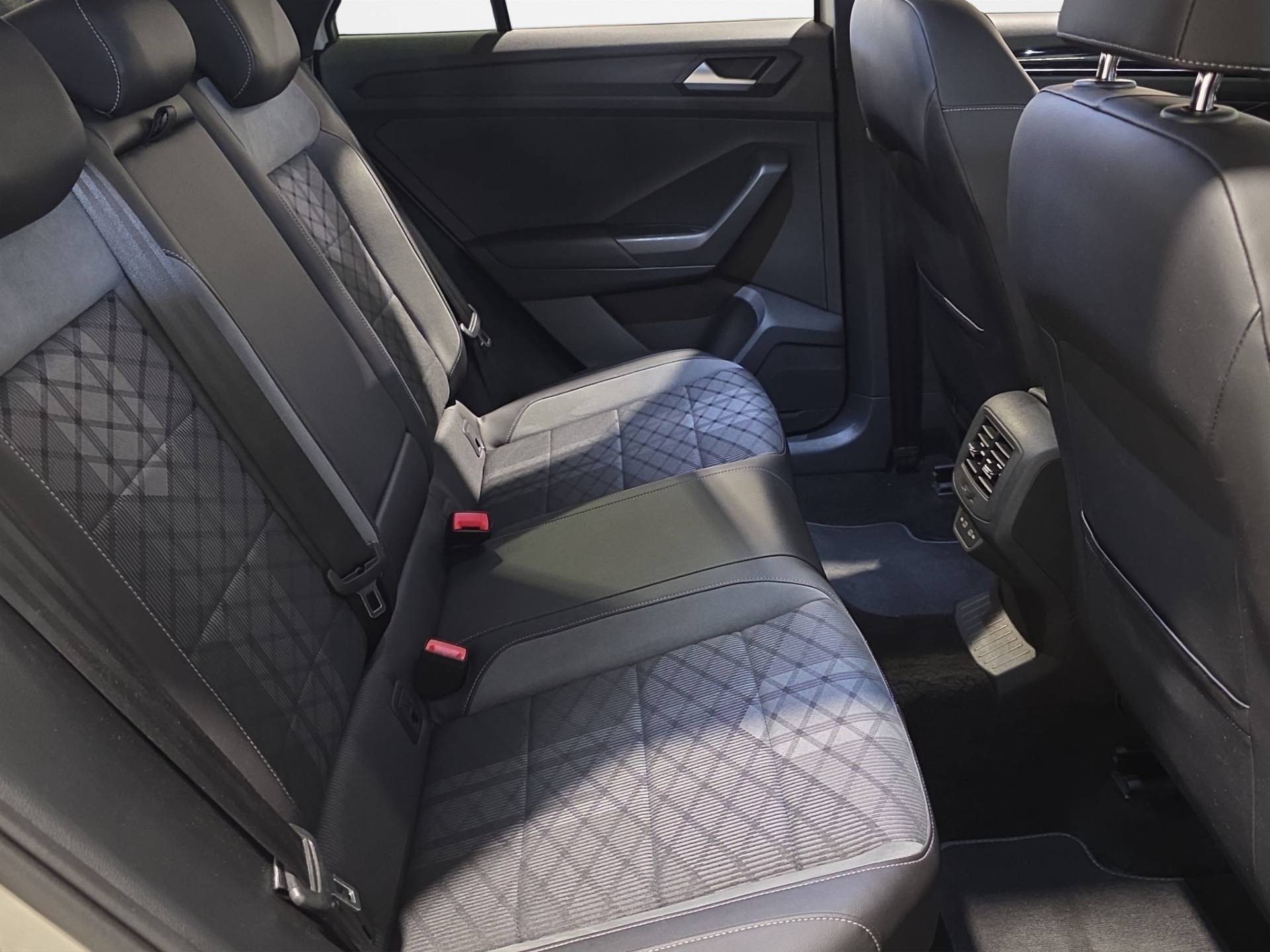 VOLKSWAGEN T-Roc T-Roc 1.5 tsi act R-Line usata in pronta consegna - Brandini