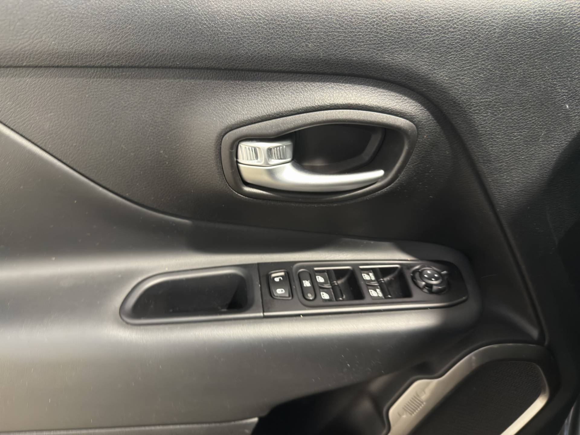 JEEP Renegade Renegade 1.6 mjt Limited 2wd 130cv usata in pronta consegna - Brandini