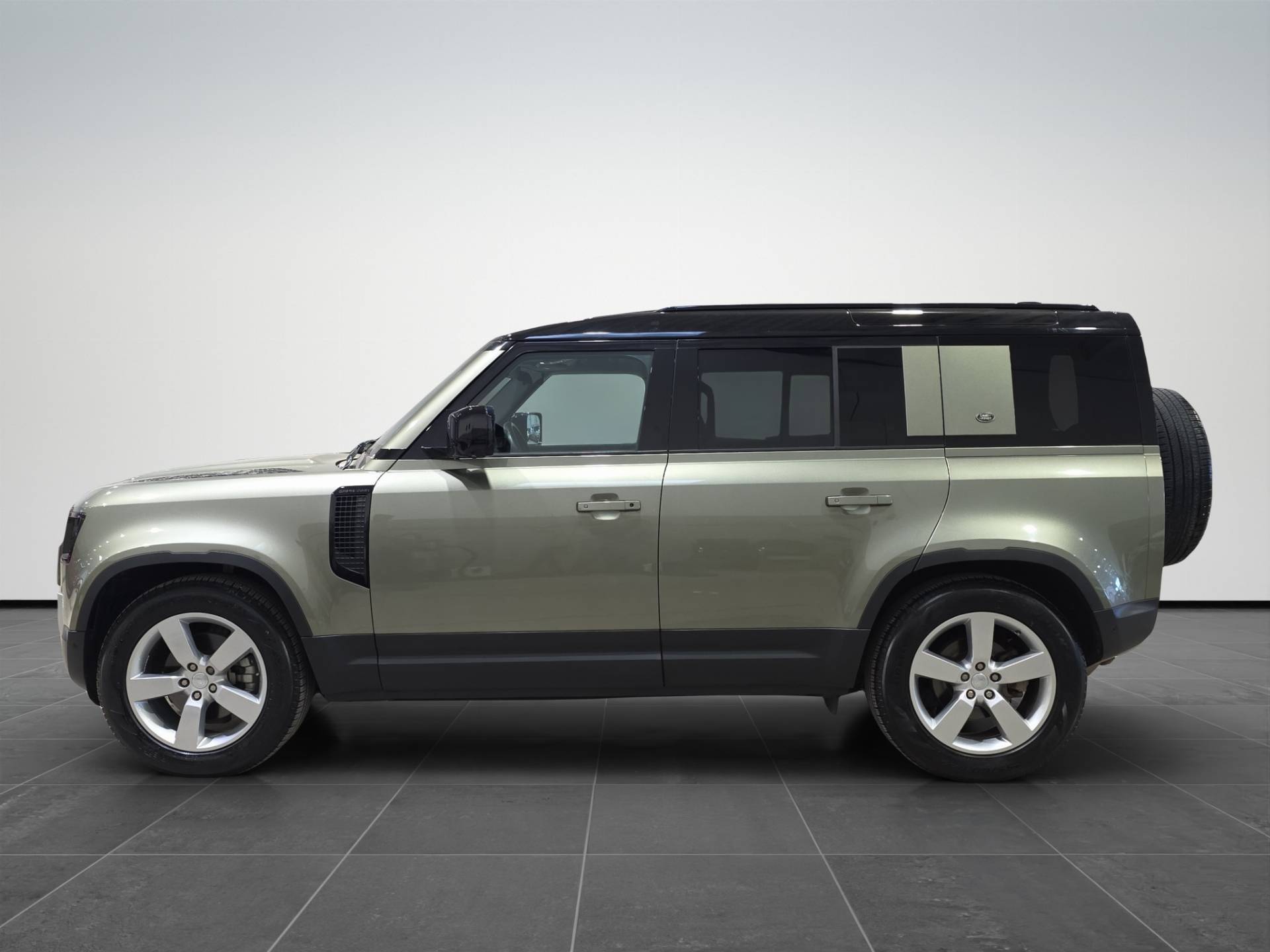 LAND ROVER Defender Defender 110 2.0d sd4 First Edition awd 240cv auto usata in pronta consegna - Brandini