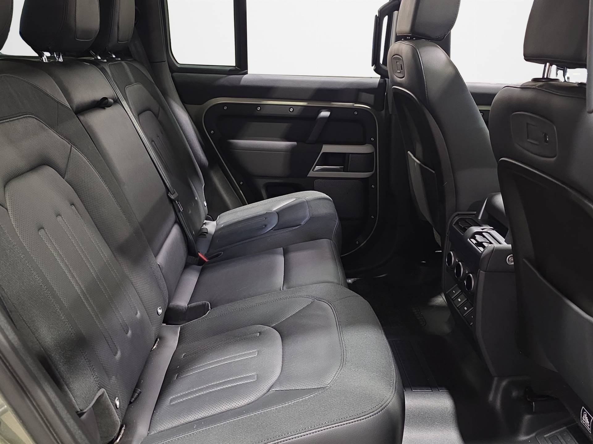 LAND ROVER Defender Defender 110 2.0d sd4 First Edition awd 240cv auto usata in pronta consegna - Brandini