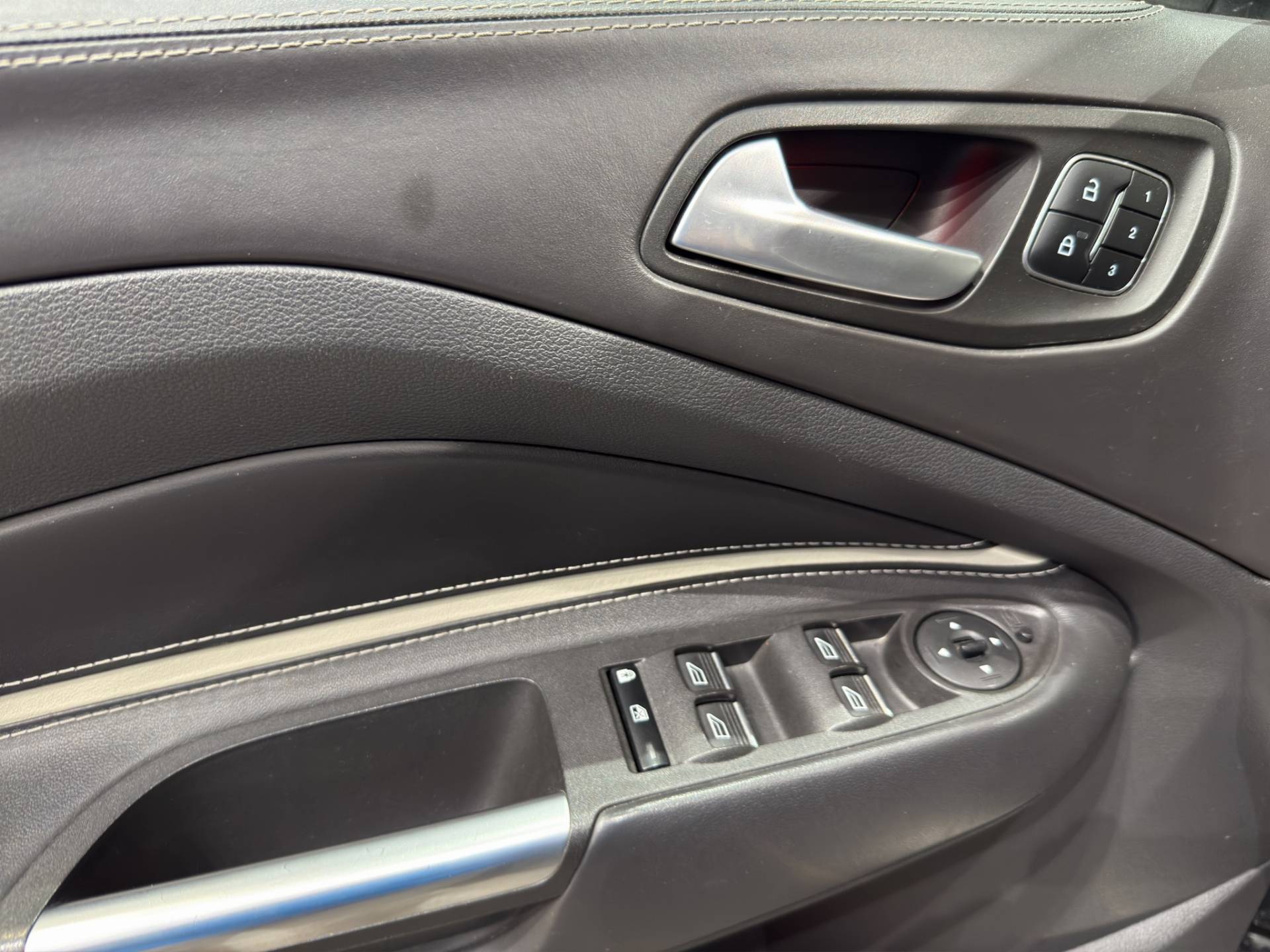 FORD Kuga Kuga 2.0 tdci Vignale s&s awd 150cv powershift usata in pronta consegna - Brandini