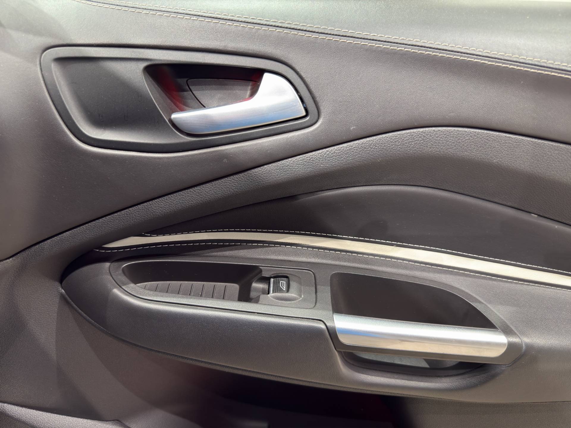 FORD Kuga Kuga 2.0 tdci Vignale s&s awd 150cv powershift usata in pronta consegna - Brandini