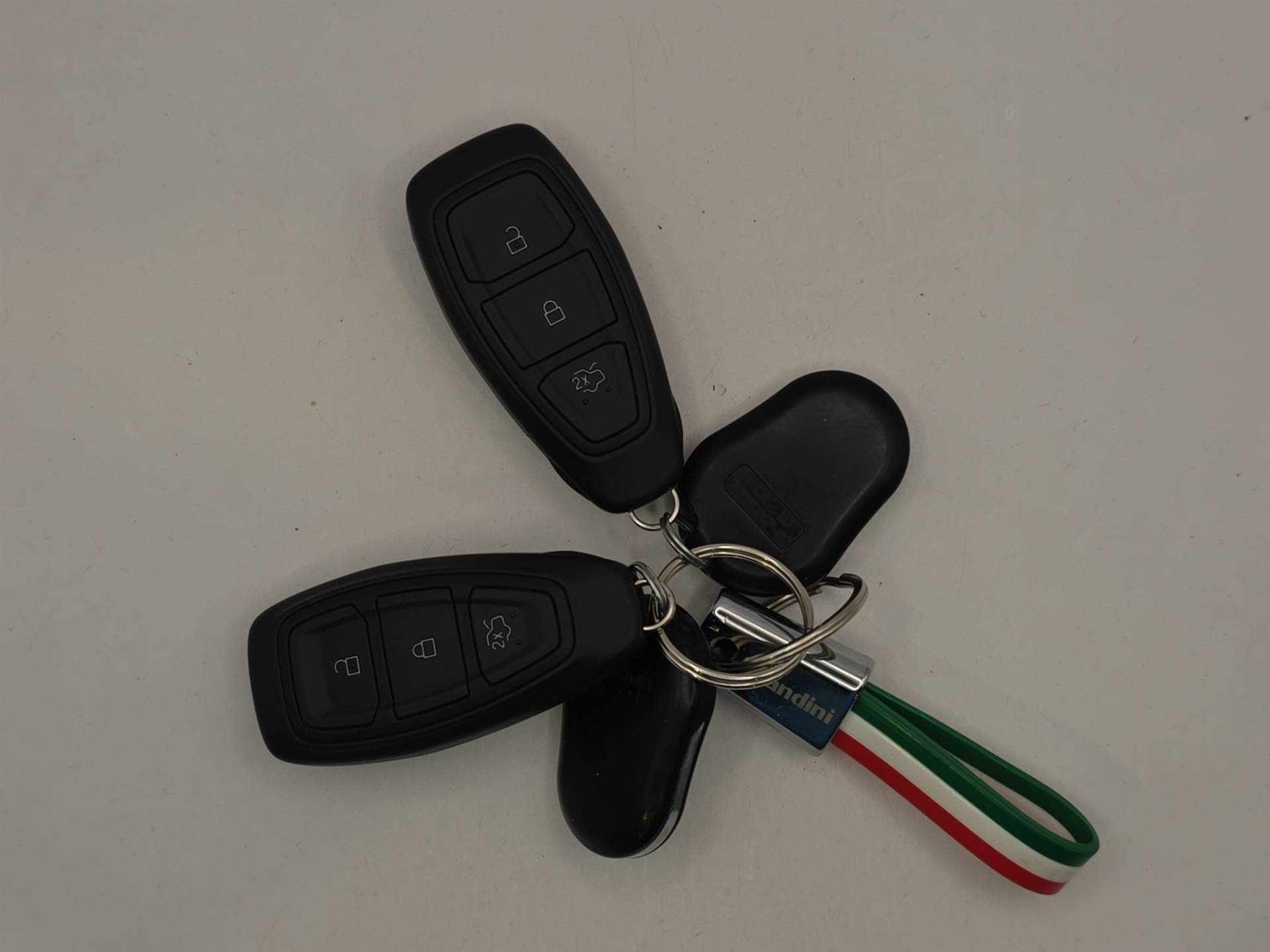 FORD Kuga Kuga 2.0 tdci Vignale s&s awd 150cv powershift usata in pronta consegna - Brandini