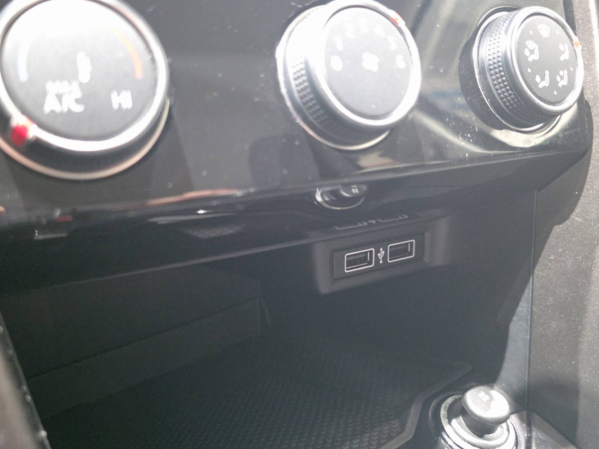 Auto Venduta - VOLKSWAGEN T-Roc T-Roc 1.0 tsi Style 115cv usata in pronta consegna - Brandini