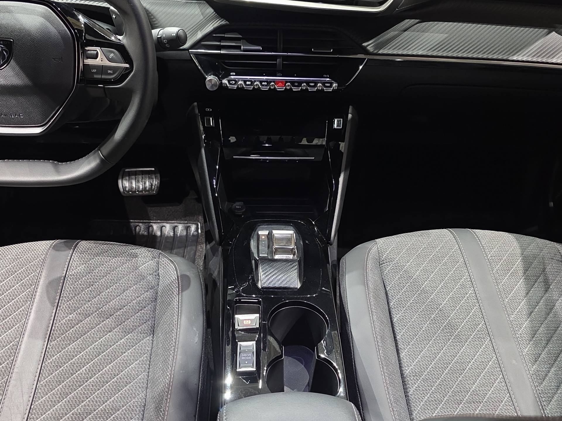 PEUGEOT 2008 2008 1.2 hybrid Allure 136cv e-dcs6 usata in pronta consegna - Brandini