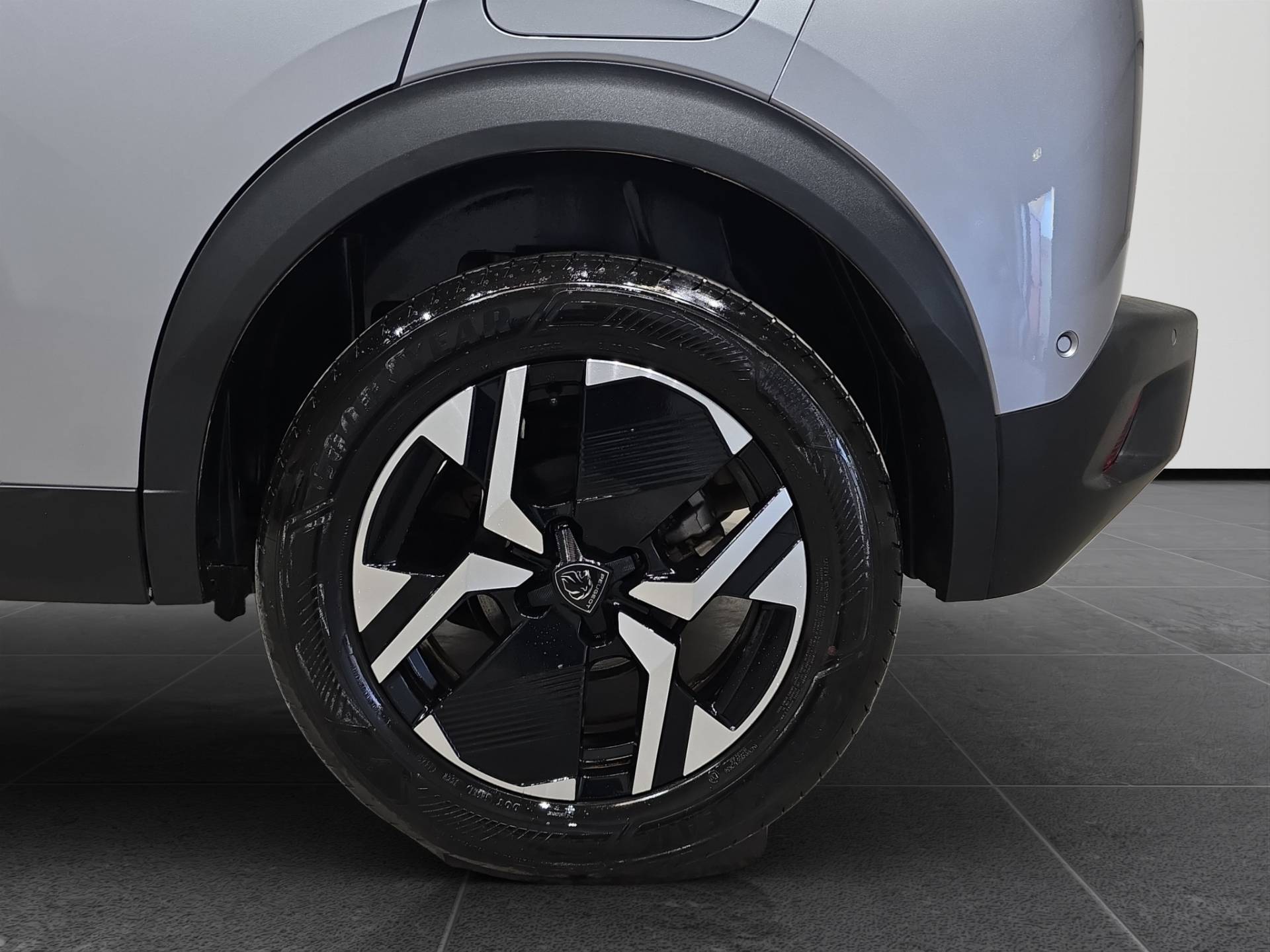 PEUGEOT 2008 2008 1.2 hybrid Allure 136cv e-dcs6 usata in pronta consegna - Brandini