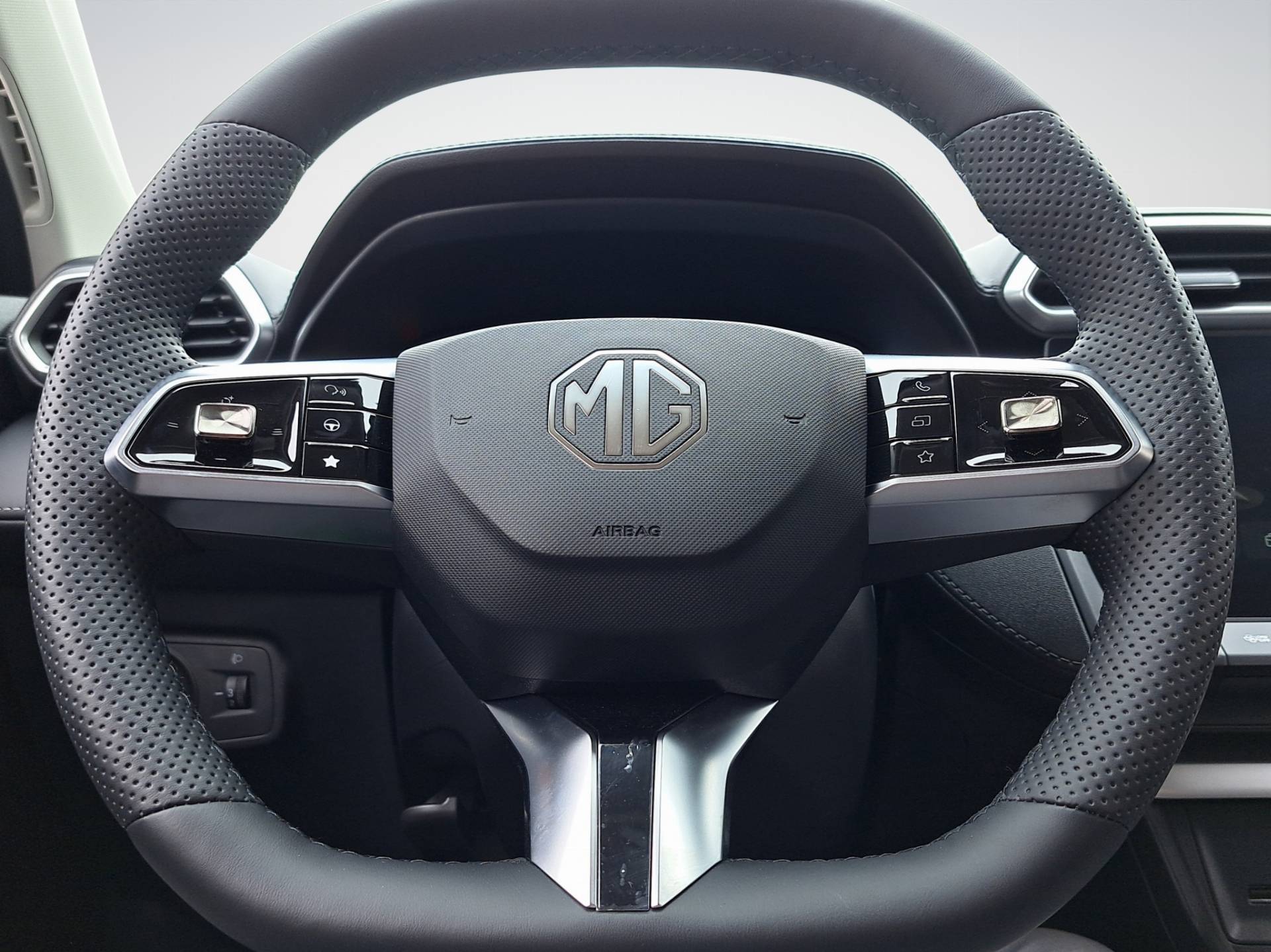 MG ZS ZS Hybrid+ 1.5 Luxury auto usata in pronta consegna - Brandini