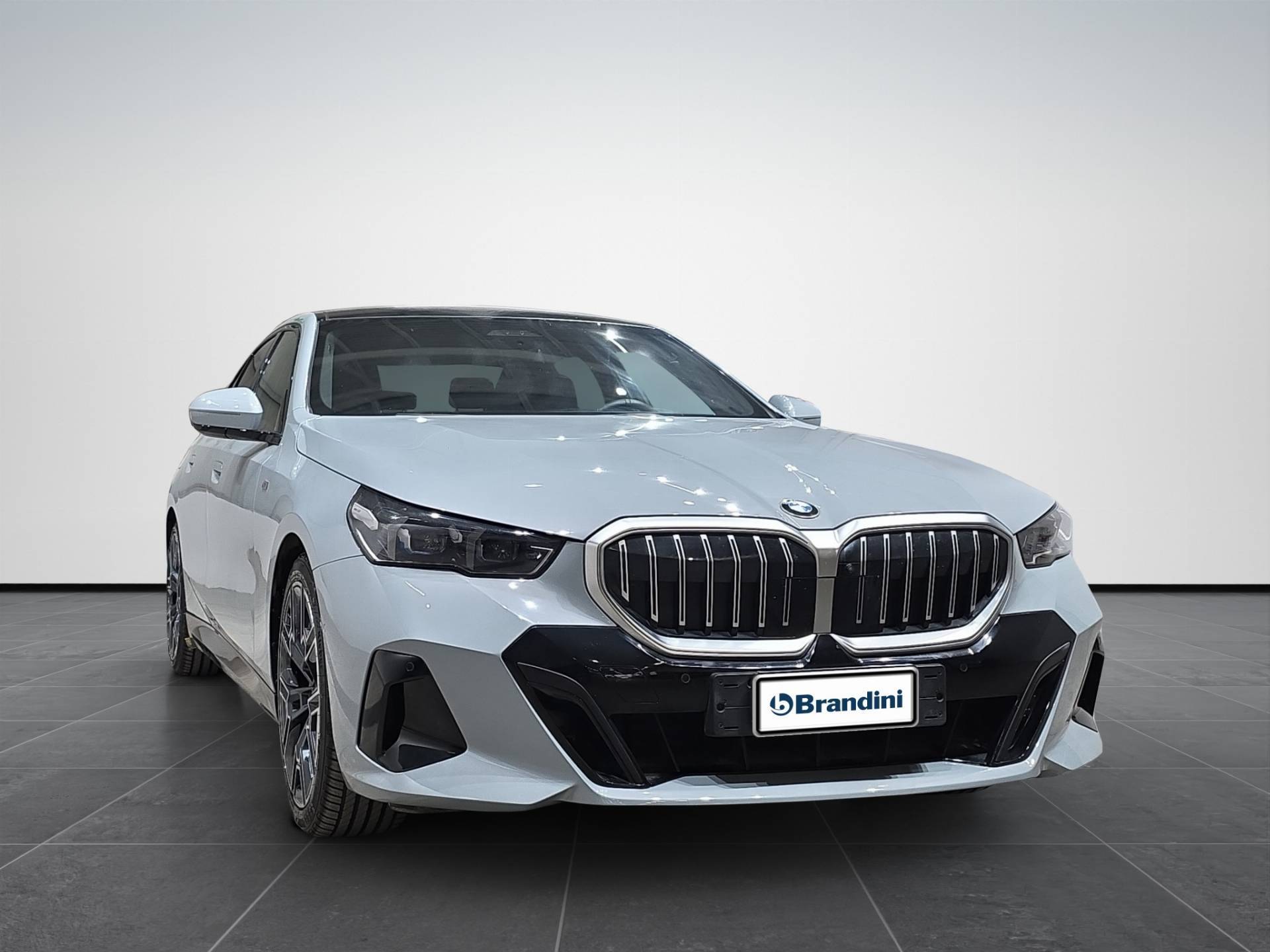 BMW Serie 5 Berlina 520d 48V xdrive M Sport auto usata in pronta consegna - Brandini