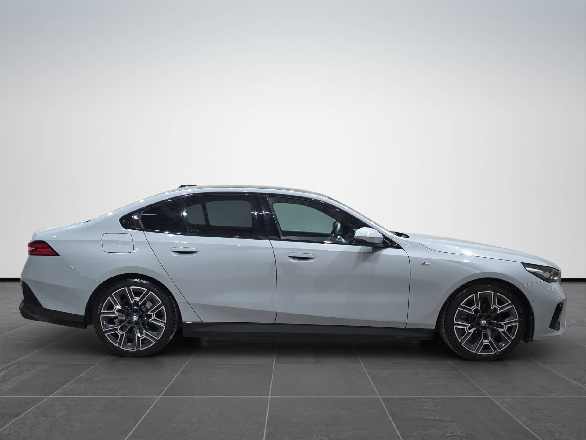 BMW Serie 5 Berlina 520d 48V xdrive M Sport auto usata in pronta consegna - Brandini