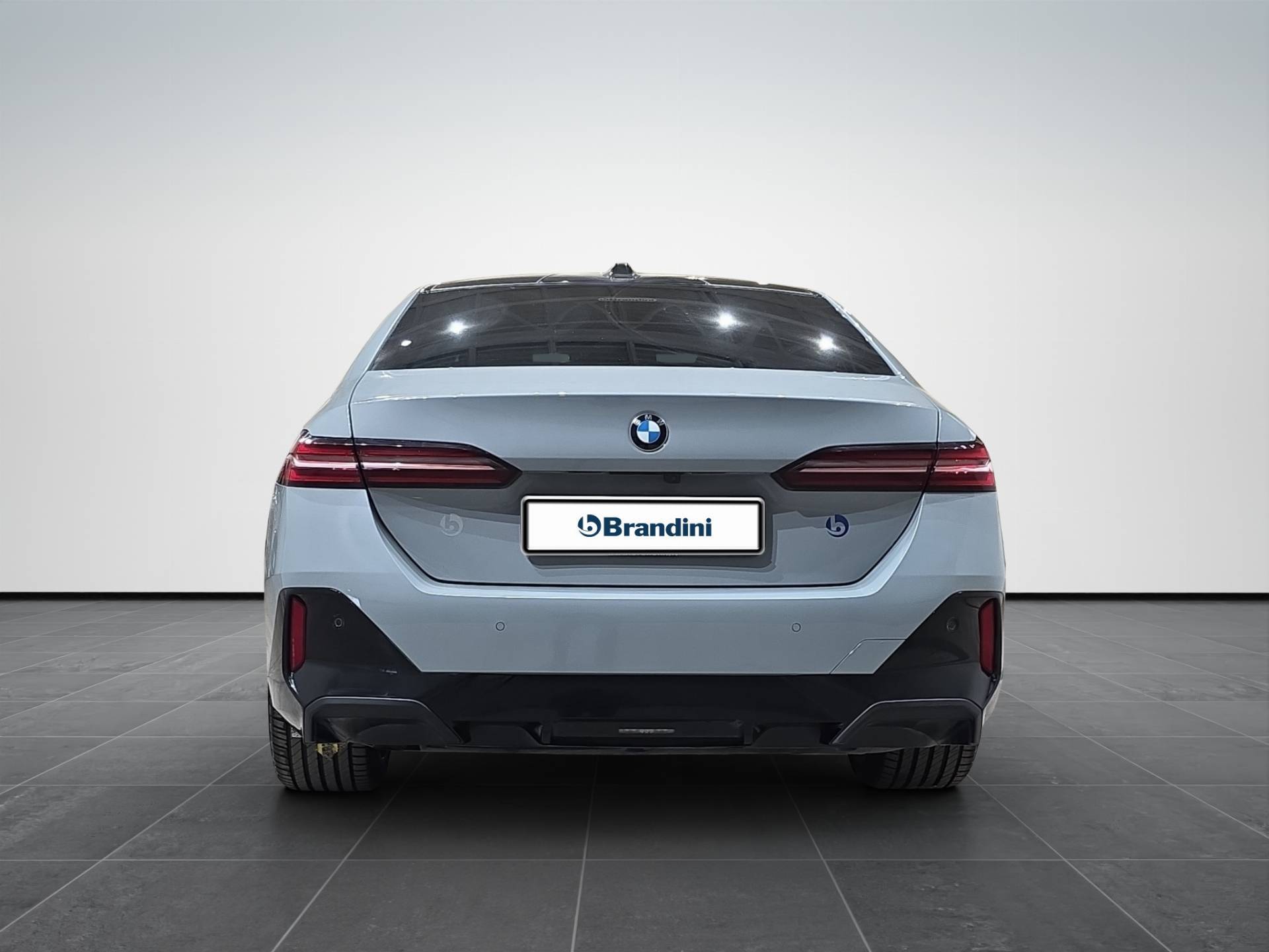 BMW Serie 5 Berlina 520d 48V xdrive M Sport auto usata in pronta consegna - Brandini