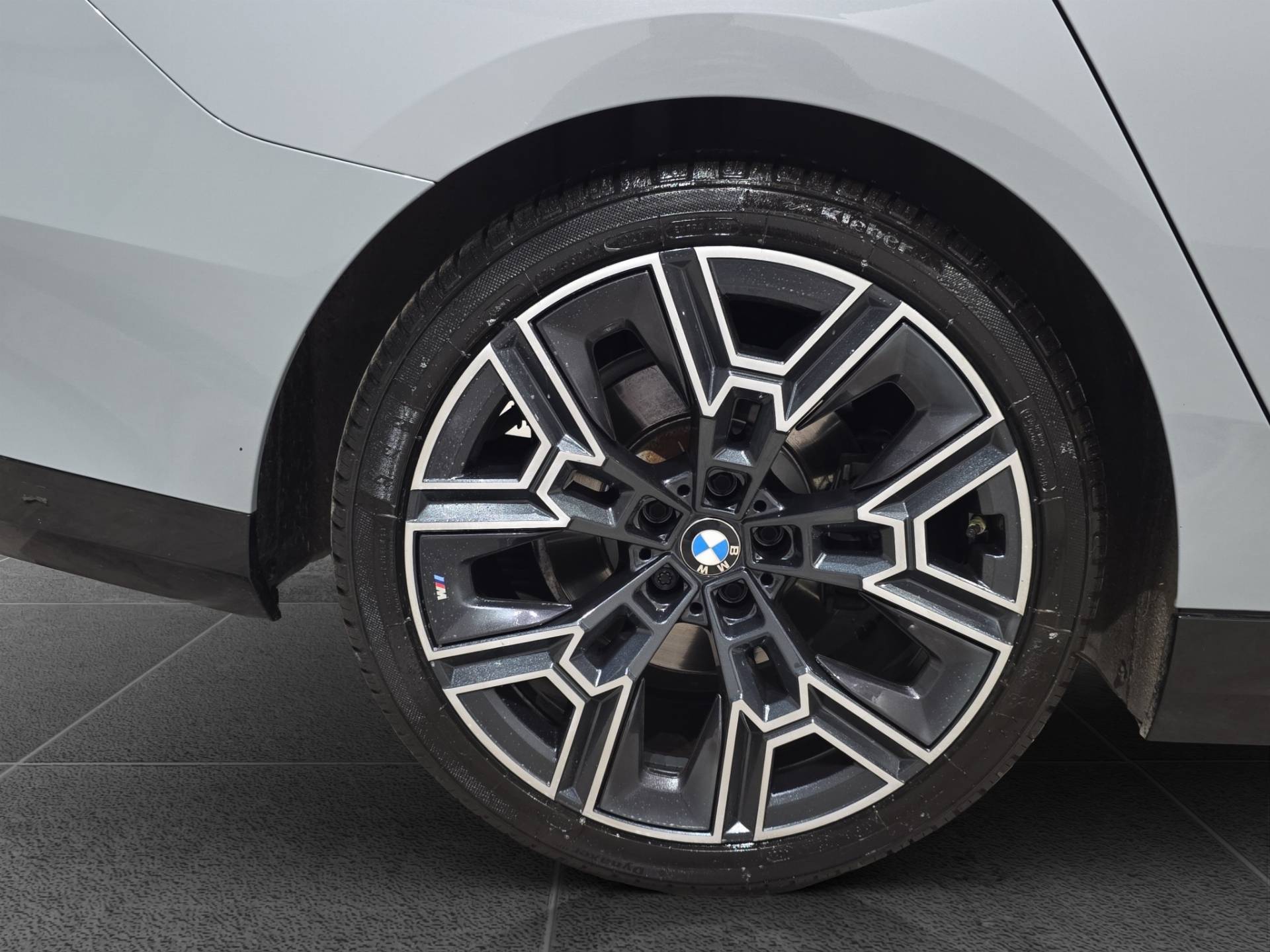BMW Serie 5 Berlina 520d 48V xdrive M Sport auto usata in pronta consegna - Brandini