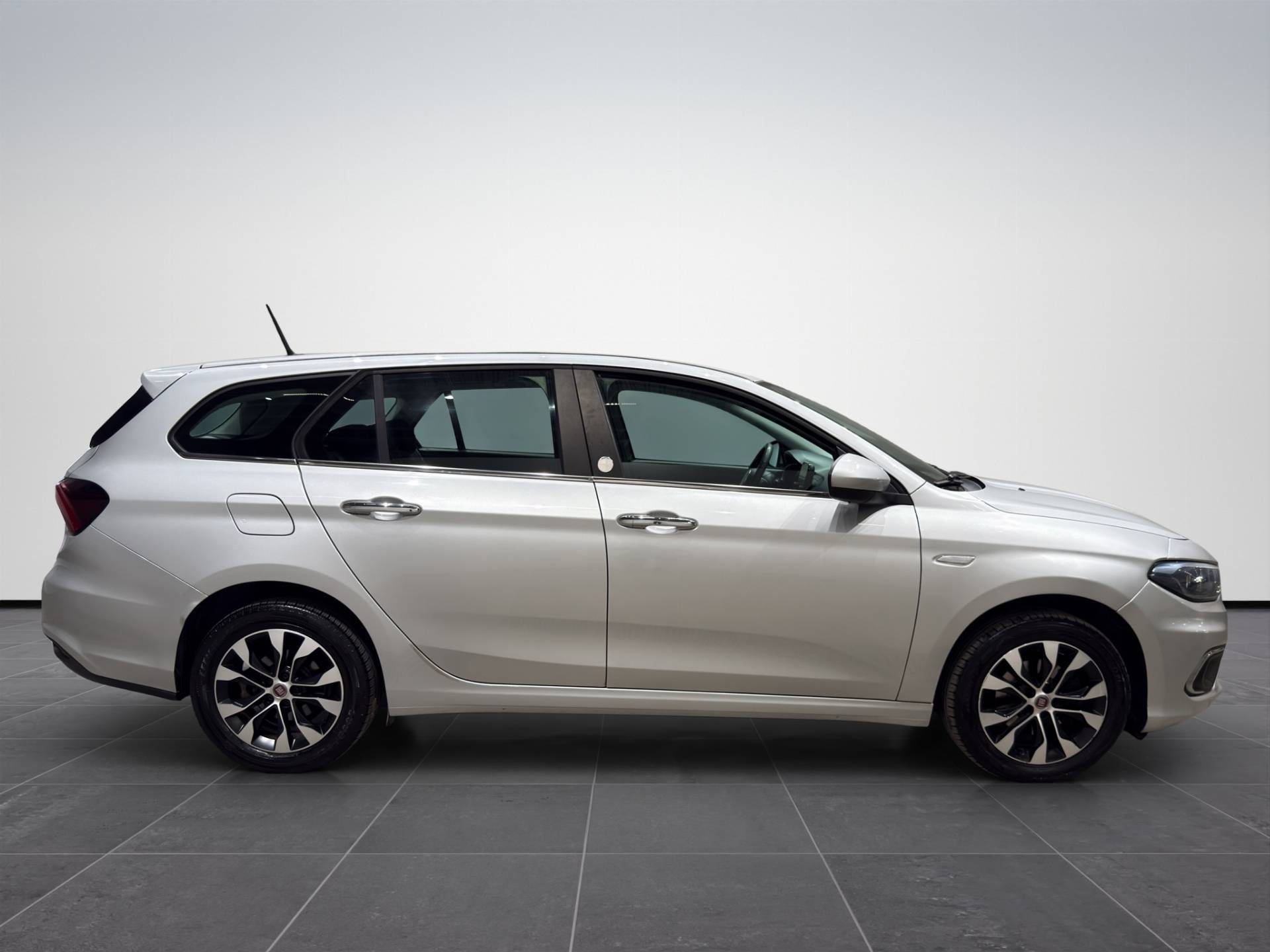 FIAT Tipo Tipo SW 1.6 mjt Lounge s&s 120cv dct my20 usata in pronta consegna - Brandini