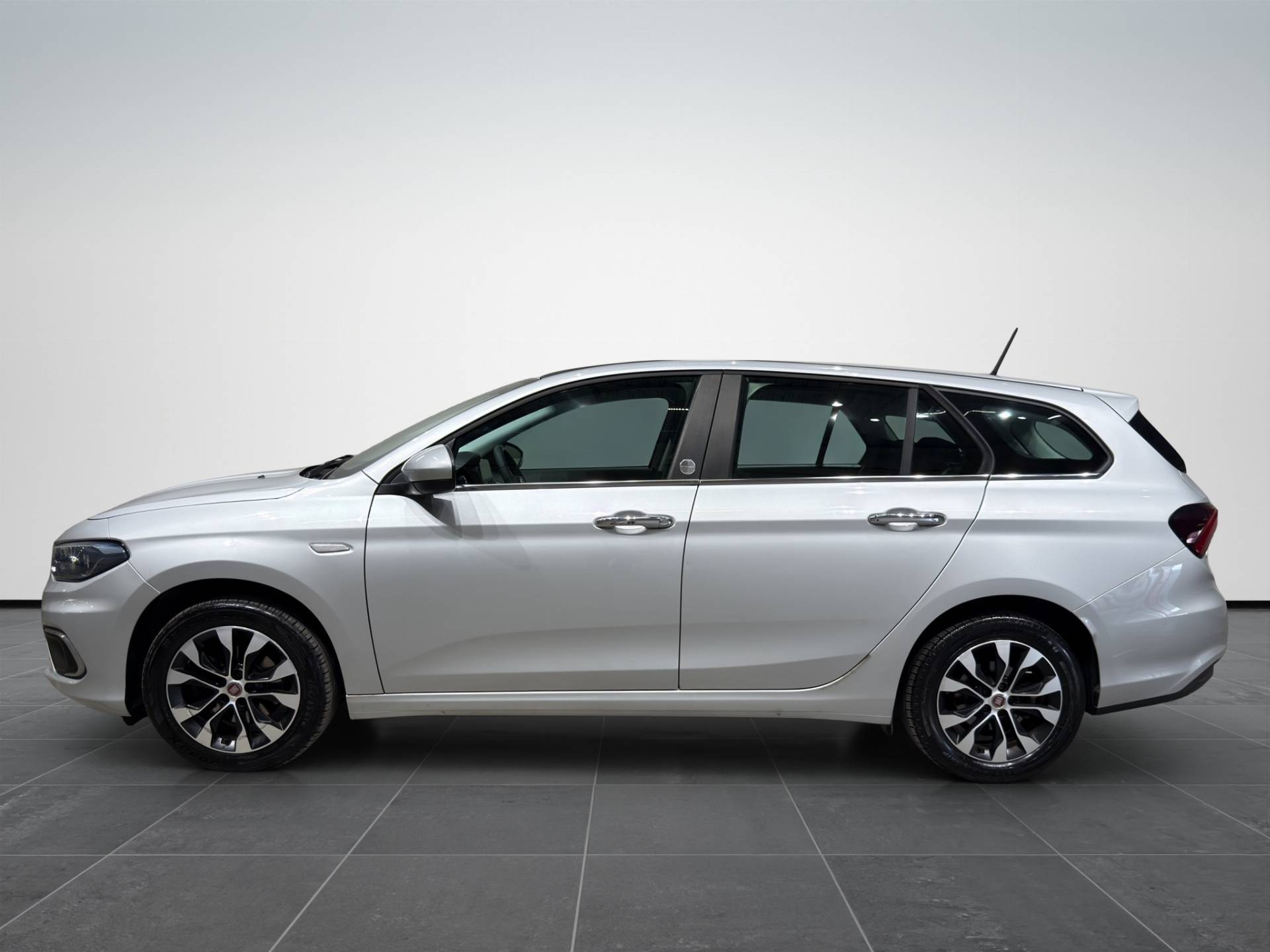 FIAT Tipo Tipo SW 1.6 mjt Lounge s&s 120cv dct my20 usata in pronta consegna - Brandini