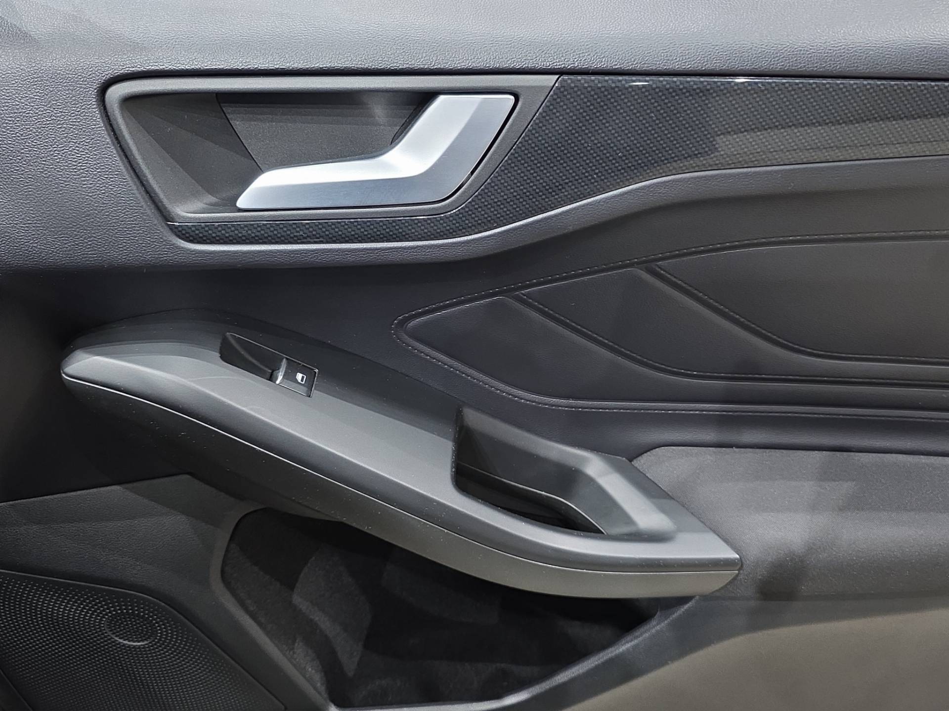 FORD Focus Focus 1.0 ecoboost hybrid ST-Line 125cv usata in pronta consegna - Brandini