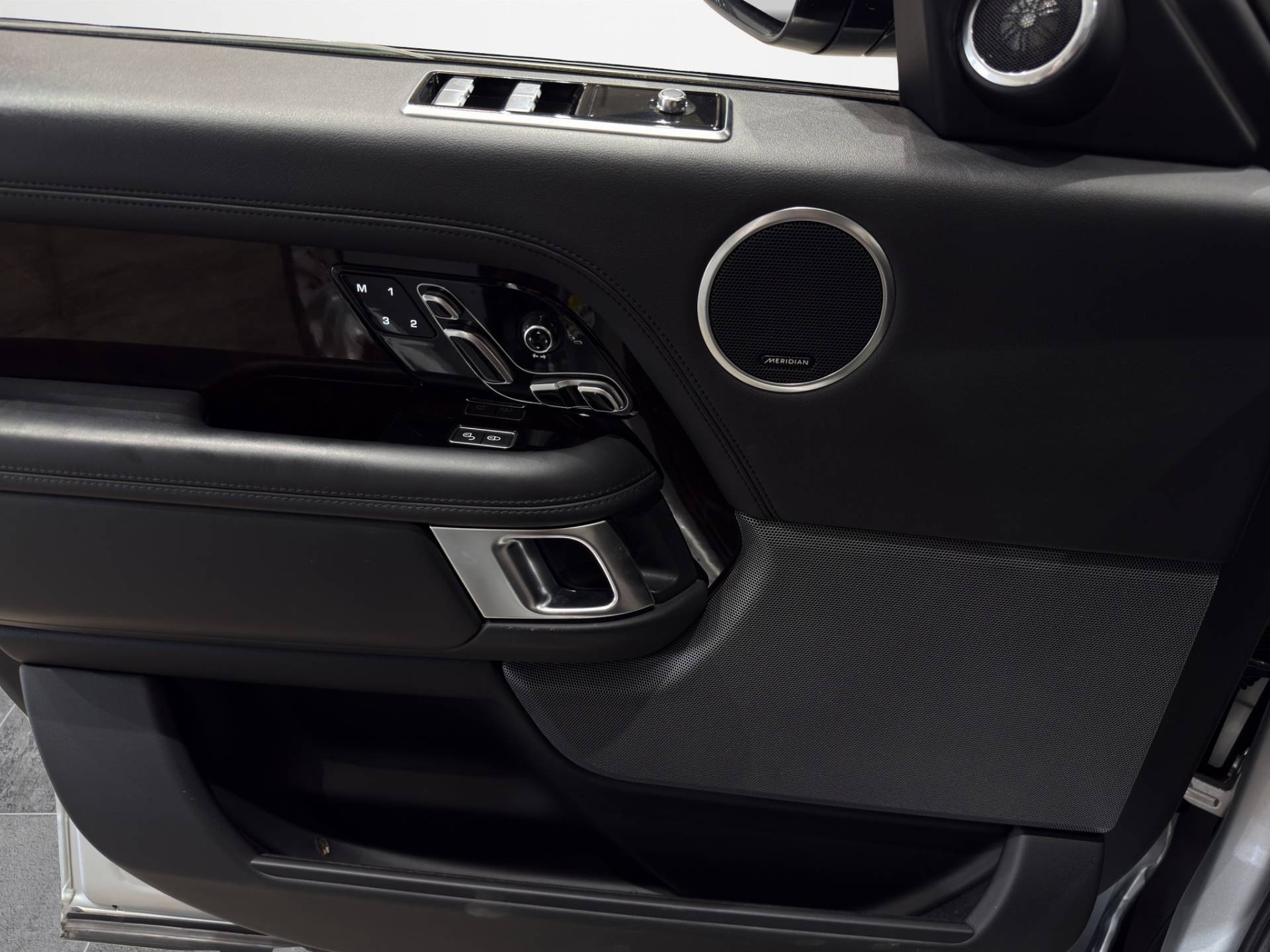 LAND ROVER Range Rover Vogue Range 3.0 sdV6 Vogue auto my19 usata in pronta consegna - Brandini