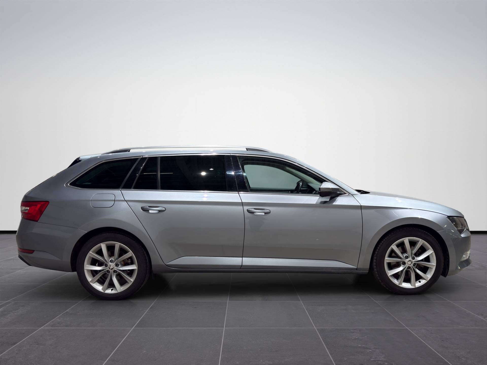 SKODA Superb Superb Wagon 2.0 tdi Style 4x4 190cv dsg my18 usata in pronta consegna - Brandini