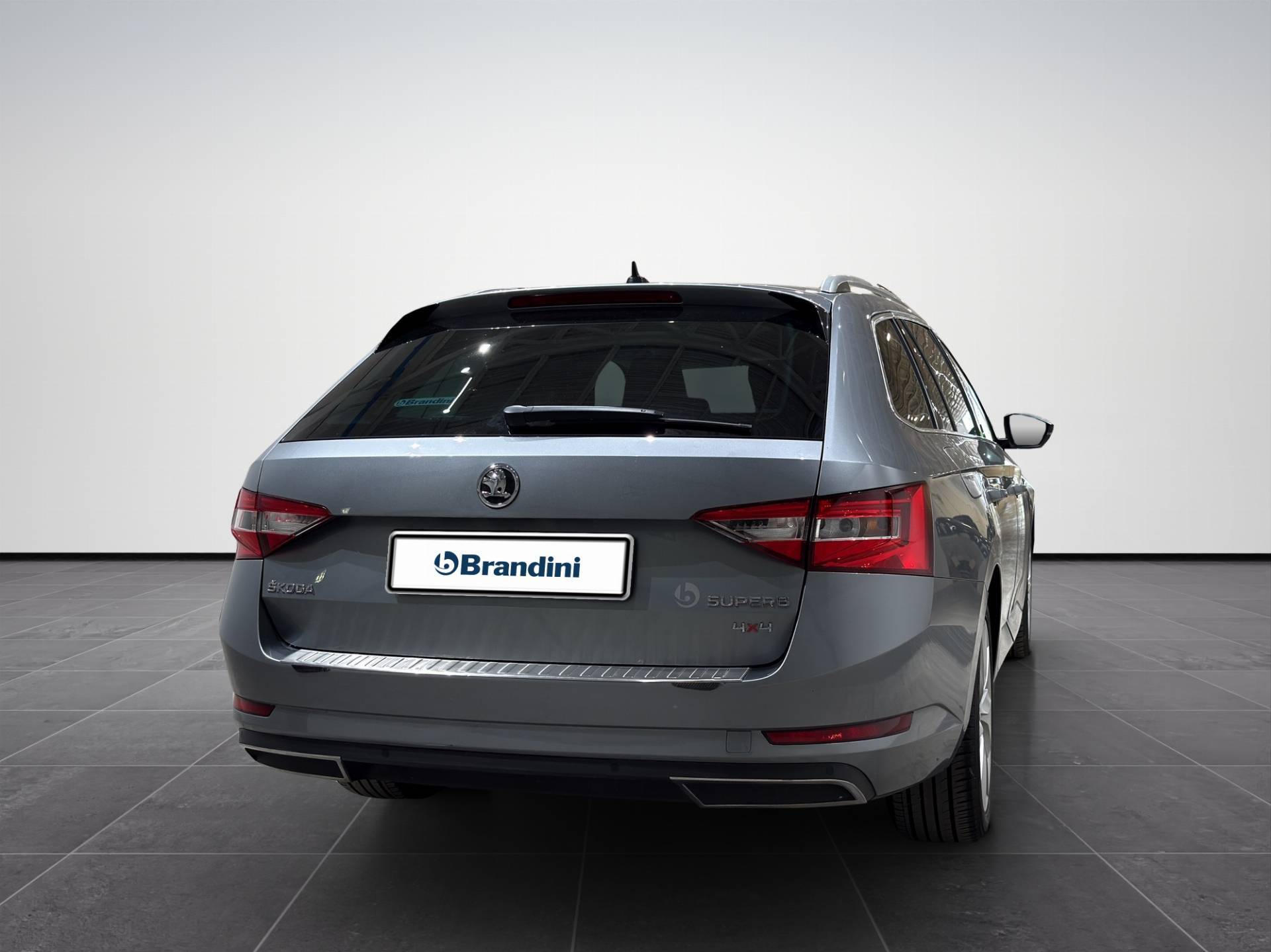 SKODA Superb Superb Wagon 2.0 tdi Style 4x4 190cv dsg my18 usata in pronta consegna - Brandini