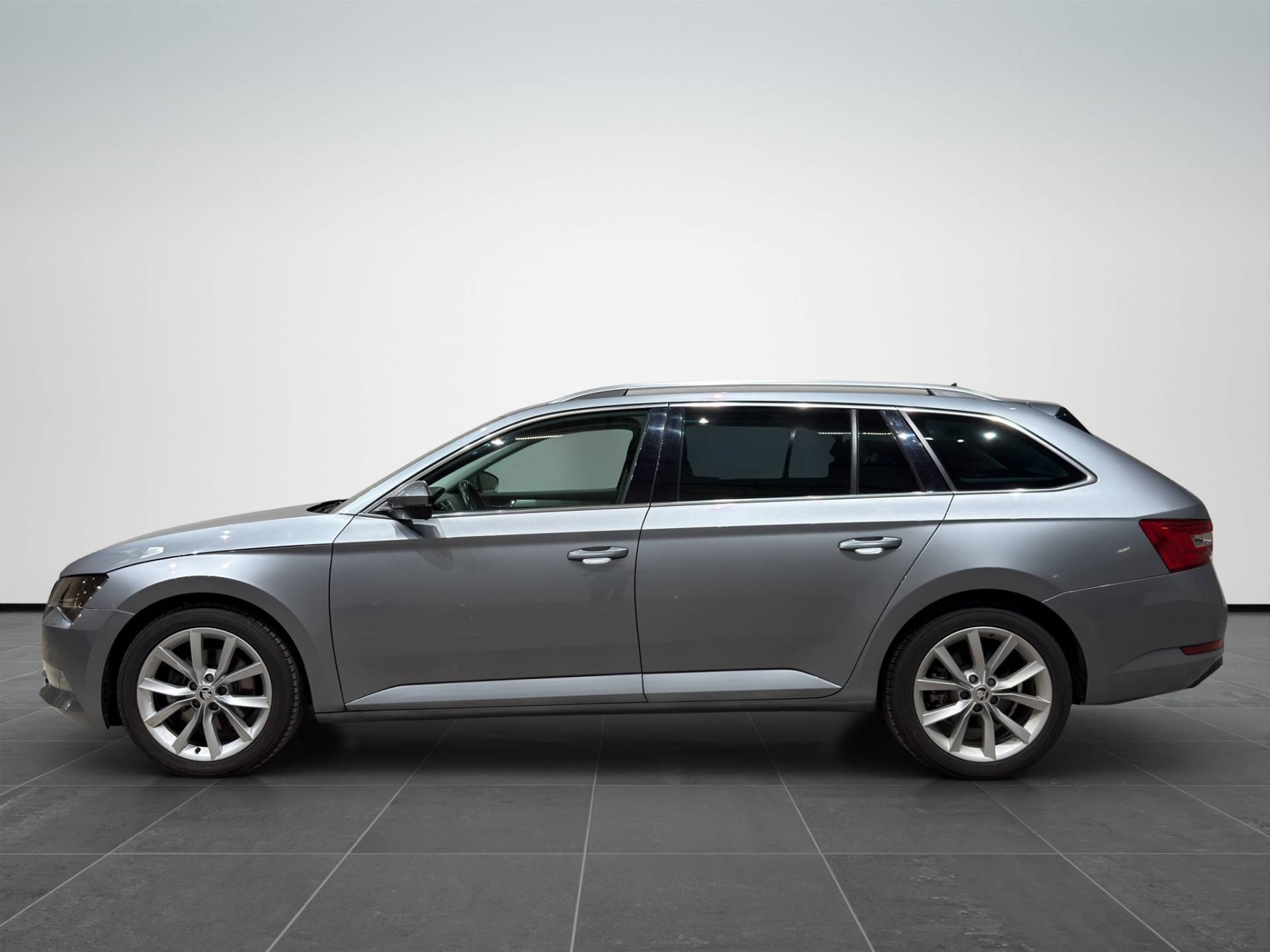 SKODA Superb Superb Wagon 2.0 tdi Style 4x4 190cv dsg my18 usata in pronta consegna - Brandini