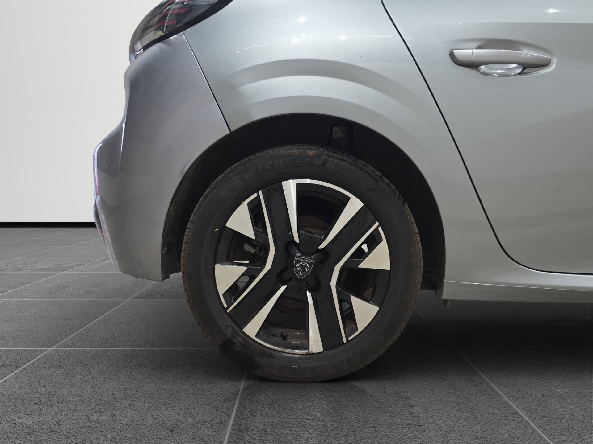 PEUGEOT 208 208 1.2 puretech Allure s&s 100cv usata in pronta consegna - Brandini