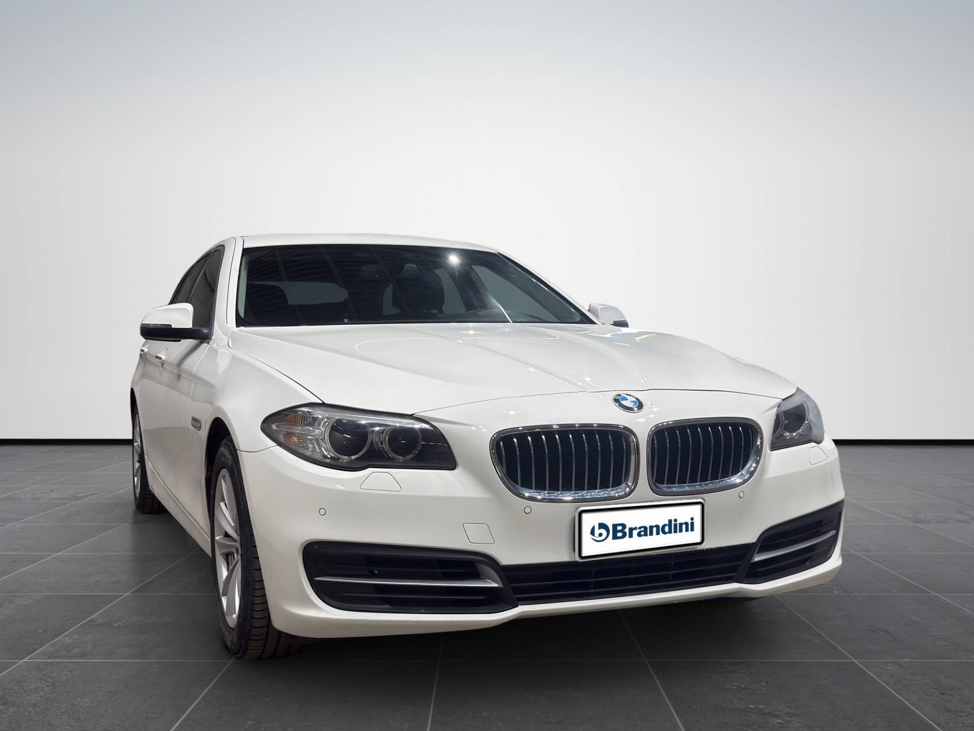 BMW Serie 5 Touring 520d Touring Business 190cv auto usata in pronta consegna - Brandini