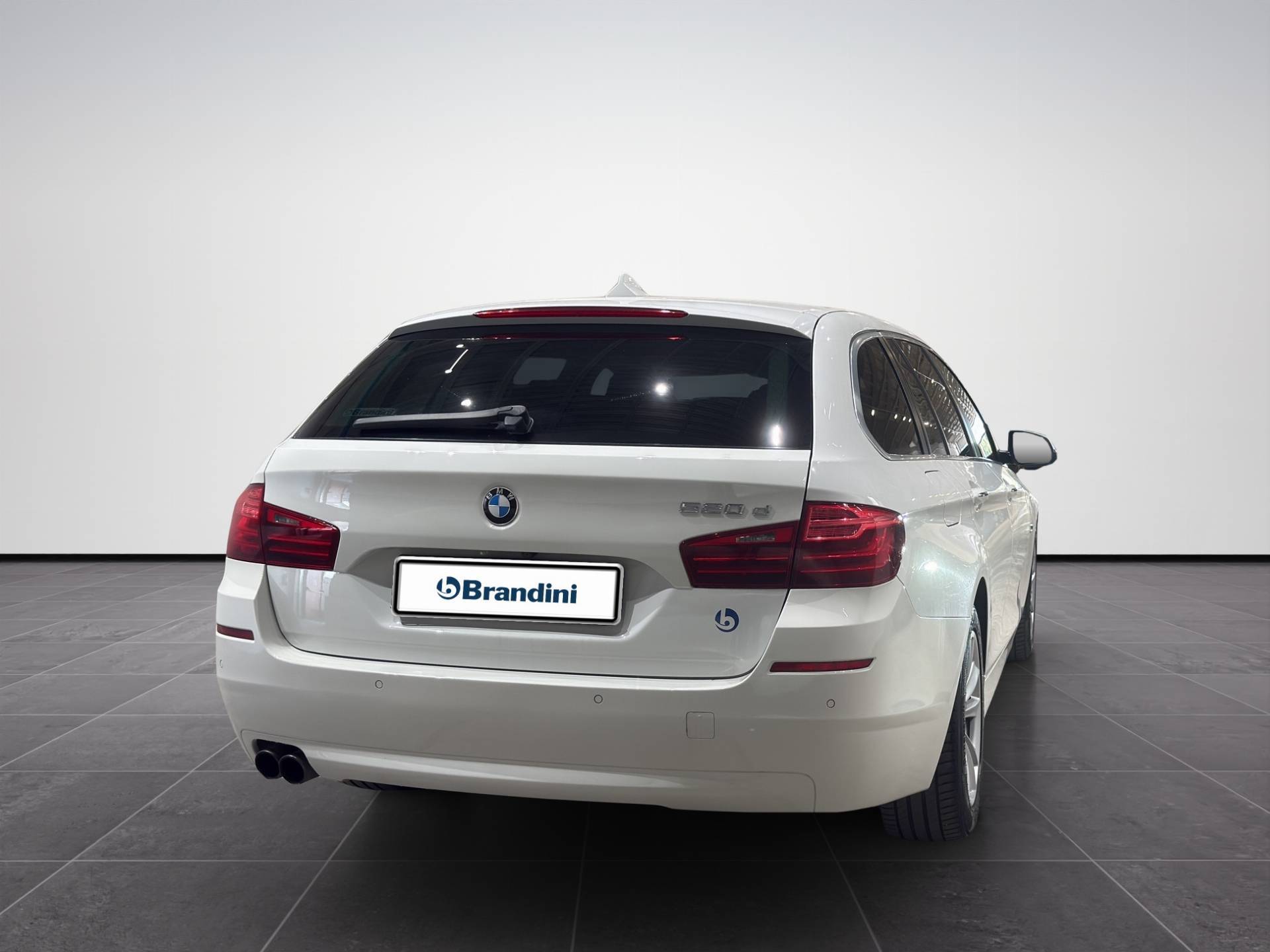 BMW Serie 5 Touring 520d Touring Business 190cv auto usata in pronta consegna - Brandini