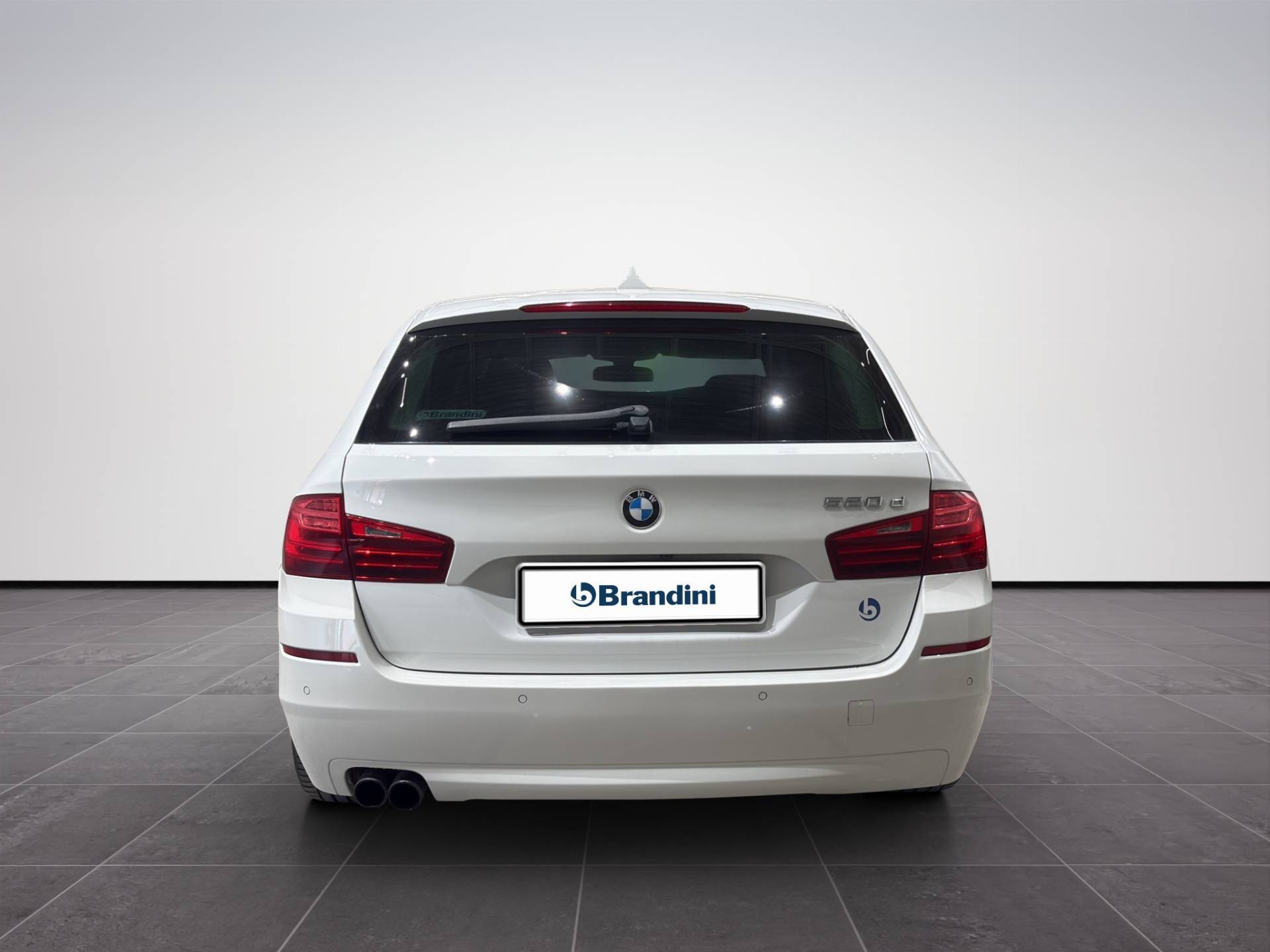 BMW Serie 5 Touring 520d Touring Business 190cv auto usata in pronta consegna - Brandini