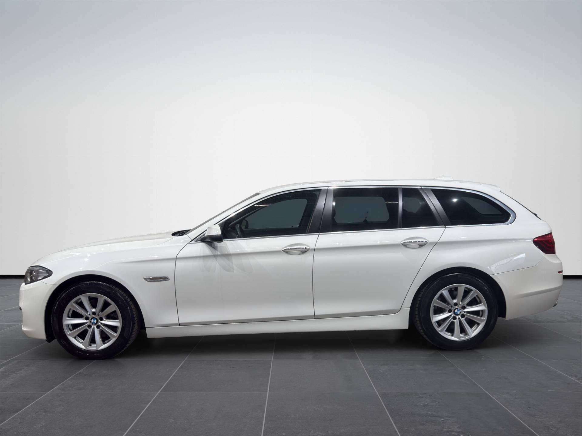 BMW Serie 5 Touring 520d Touring Business 190cv auto usata in pronta consegna - Brandini