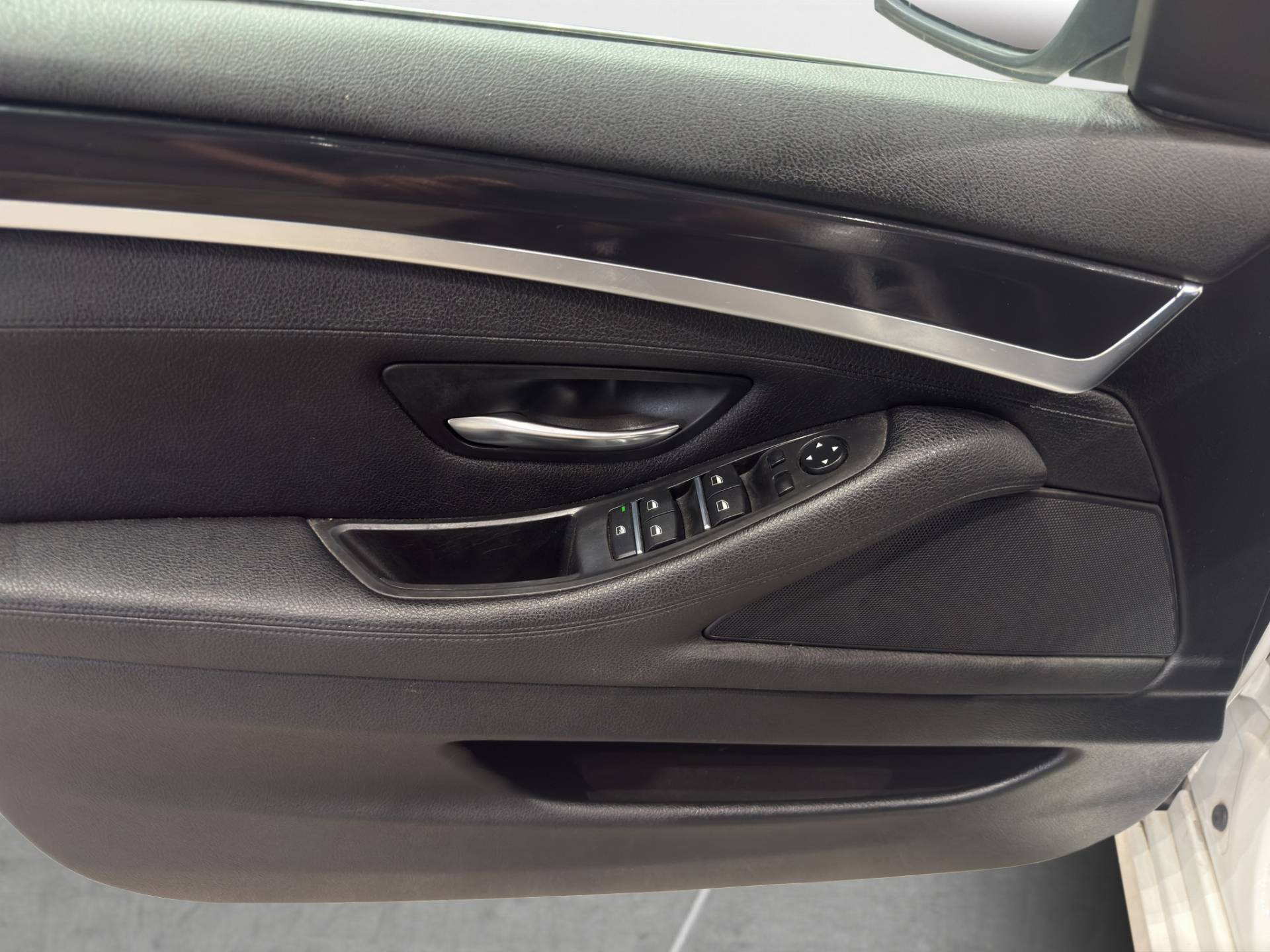 BMW Serie 5 Touring 520d Touring Business 190cv auto usata in pronta consegna - Brandini