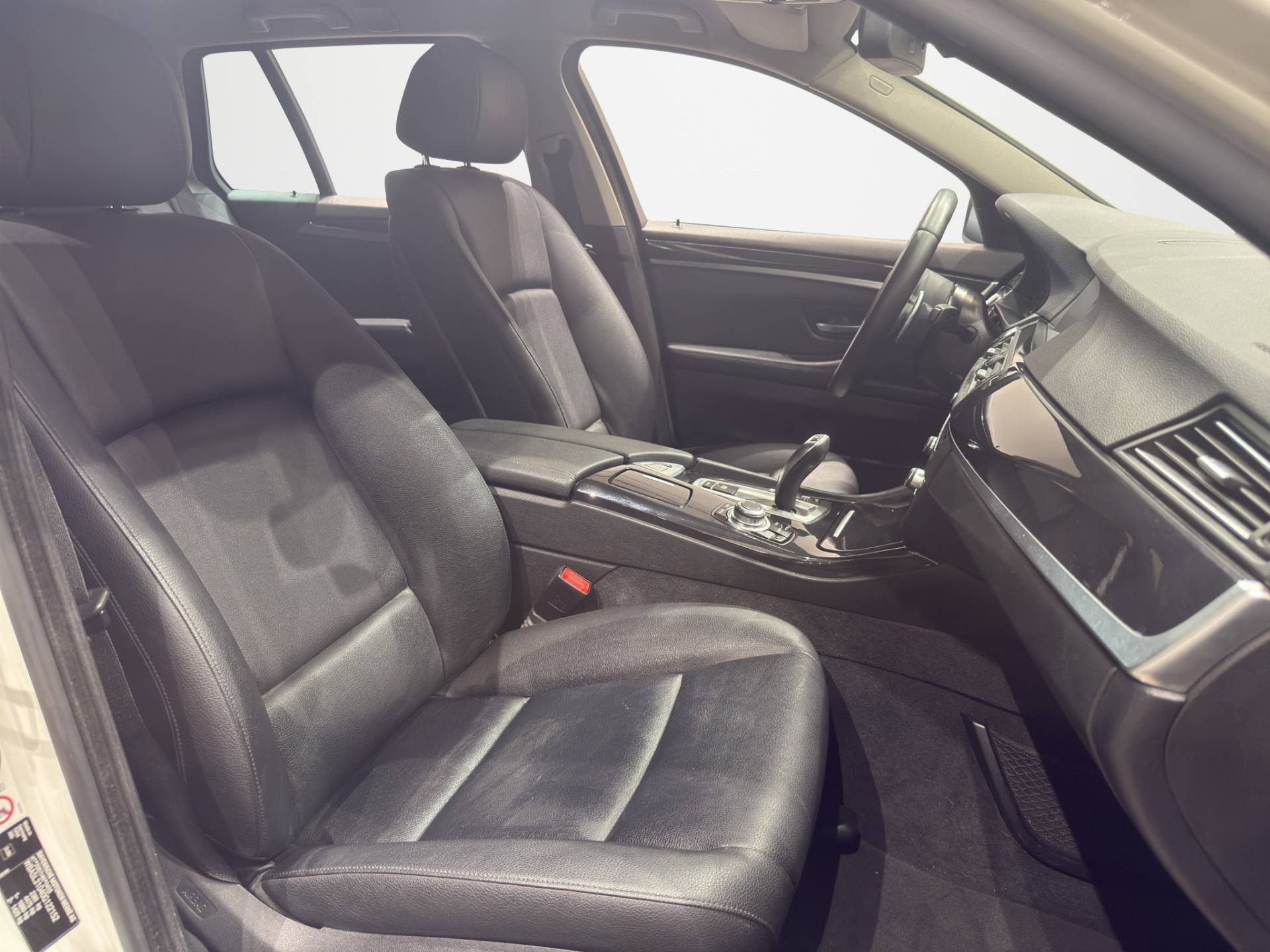 BMW Serie 5 Touring 520d Touring Business 190cv auto usata in pronta consegna - Brandini