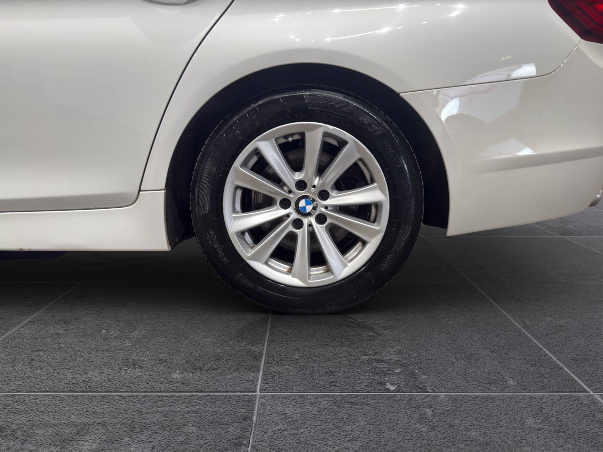 BMW Serie 5 Touring 520d Touring Business 190cv auto usata in pronta consegna - Brandini