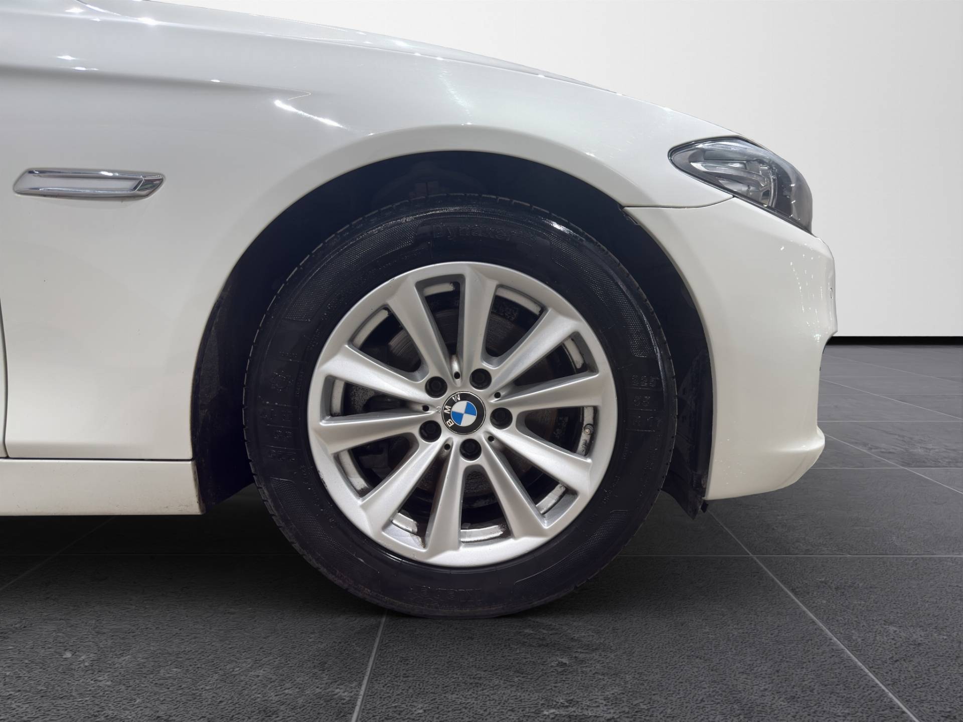 BMW Serie 5 Touring 520d Touring Business 190cv auto usata in pronta consegna - Brandini