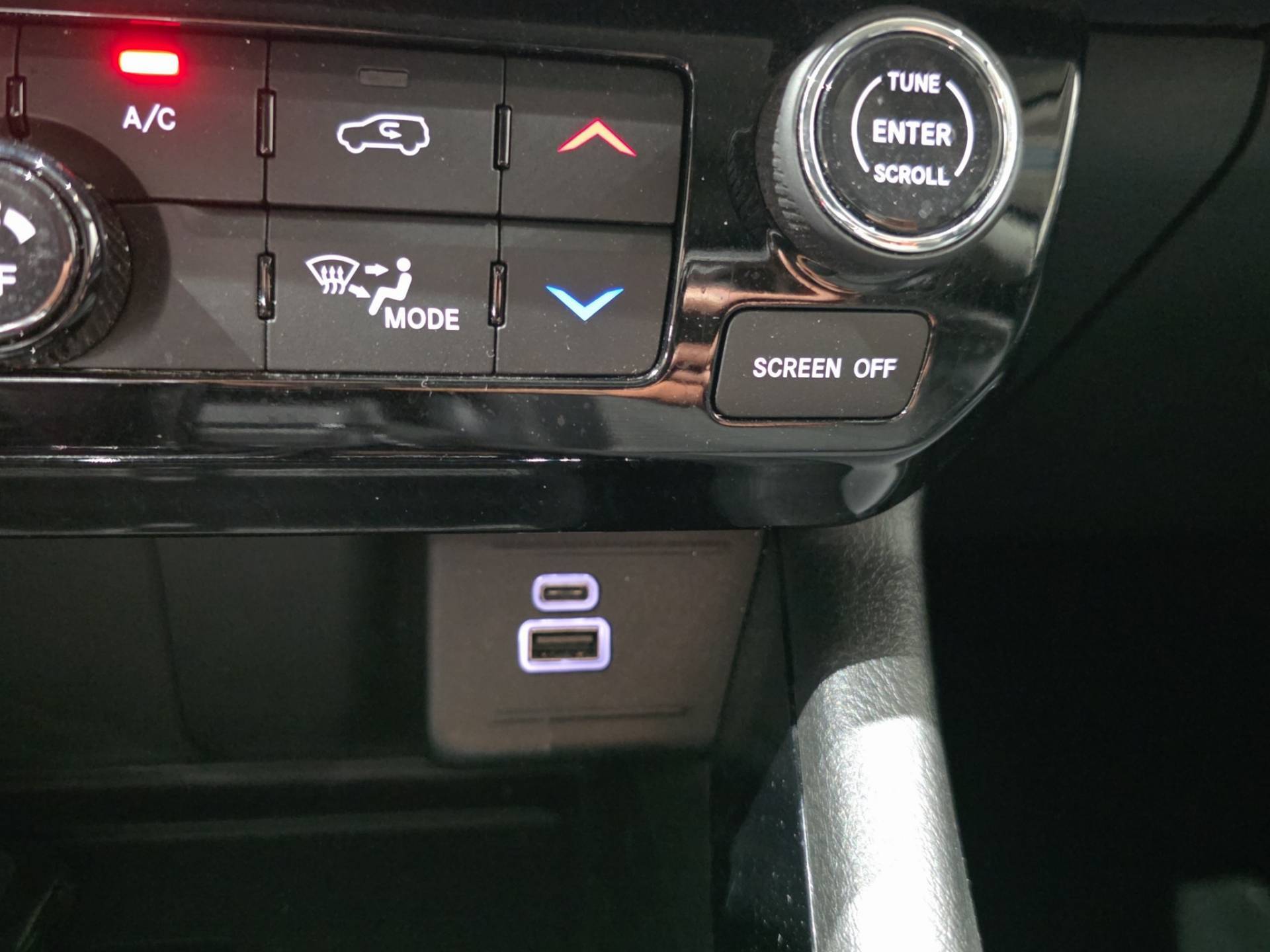 Auto Venduta - JEEP Compass Compass 1.5 turbo t4 mhev Limited 2wd 130cv dct usata in pronta consegna - Brandini