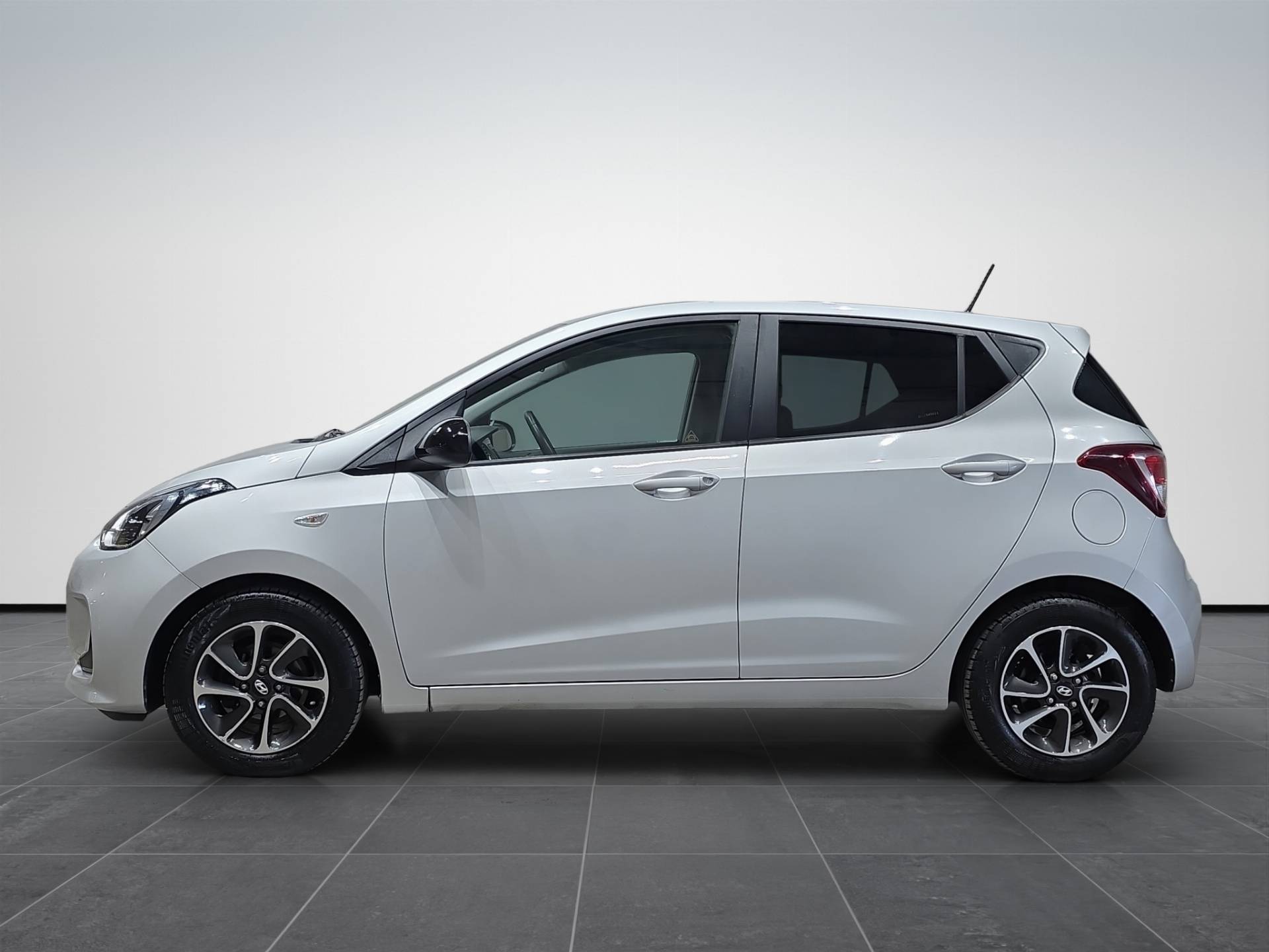 Auto Venduta - HYUNDAI I10 i10 1.0 Tech my19 usata in pronta consegna - Brandini