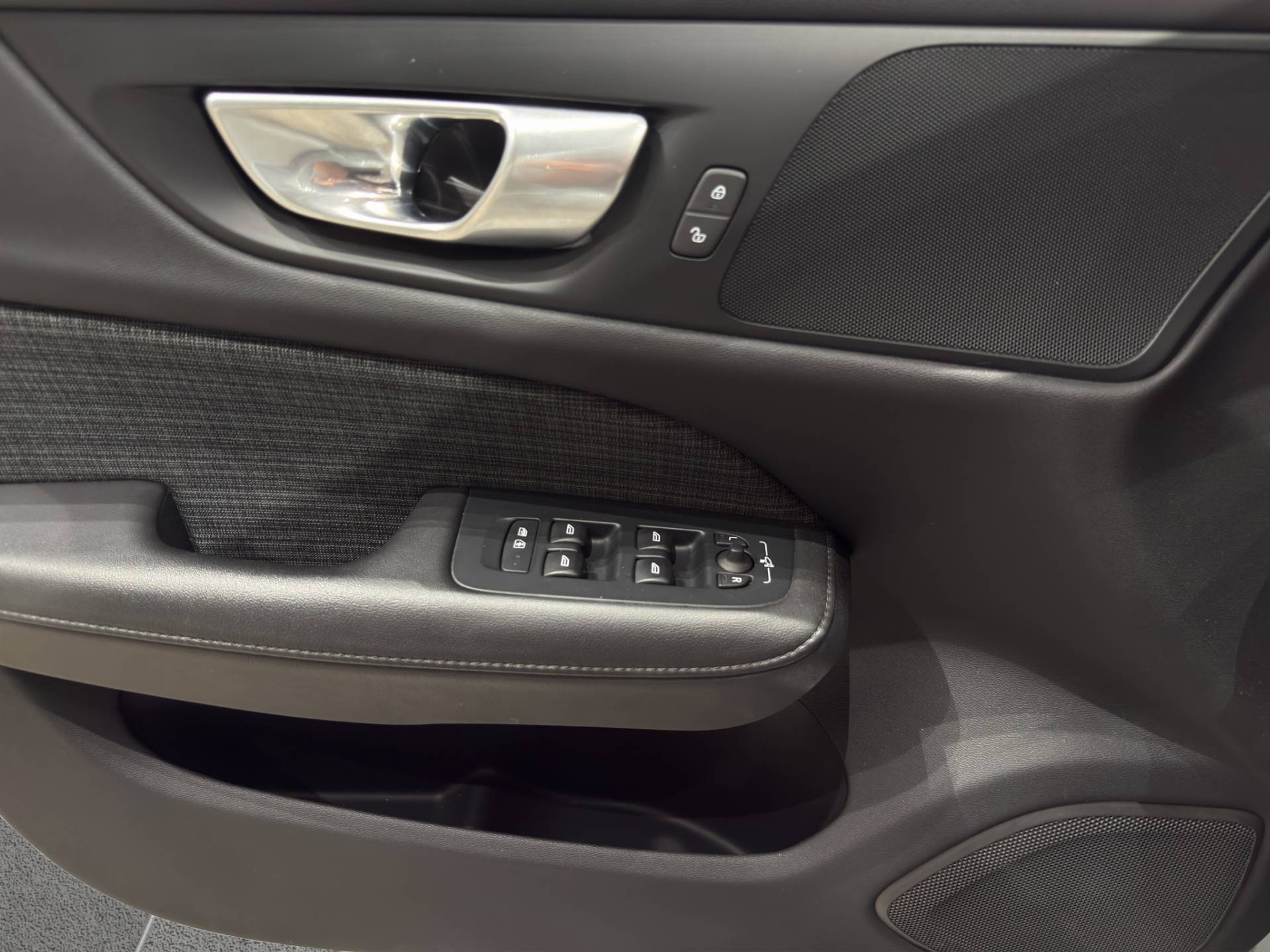 VOLVO V60 V60 Cross Country 2.0 b4 Core awd auto usata in pronta consegna - Brandini