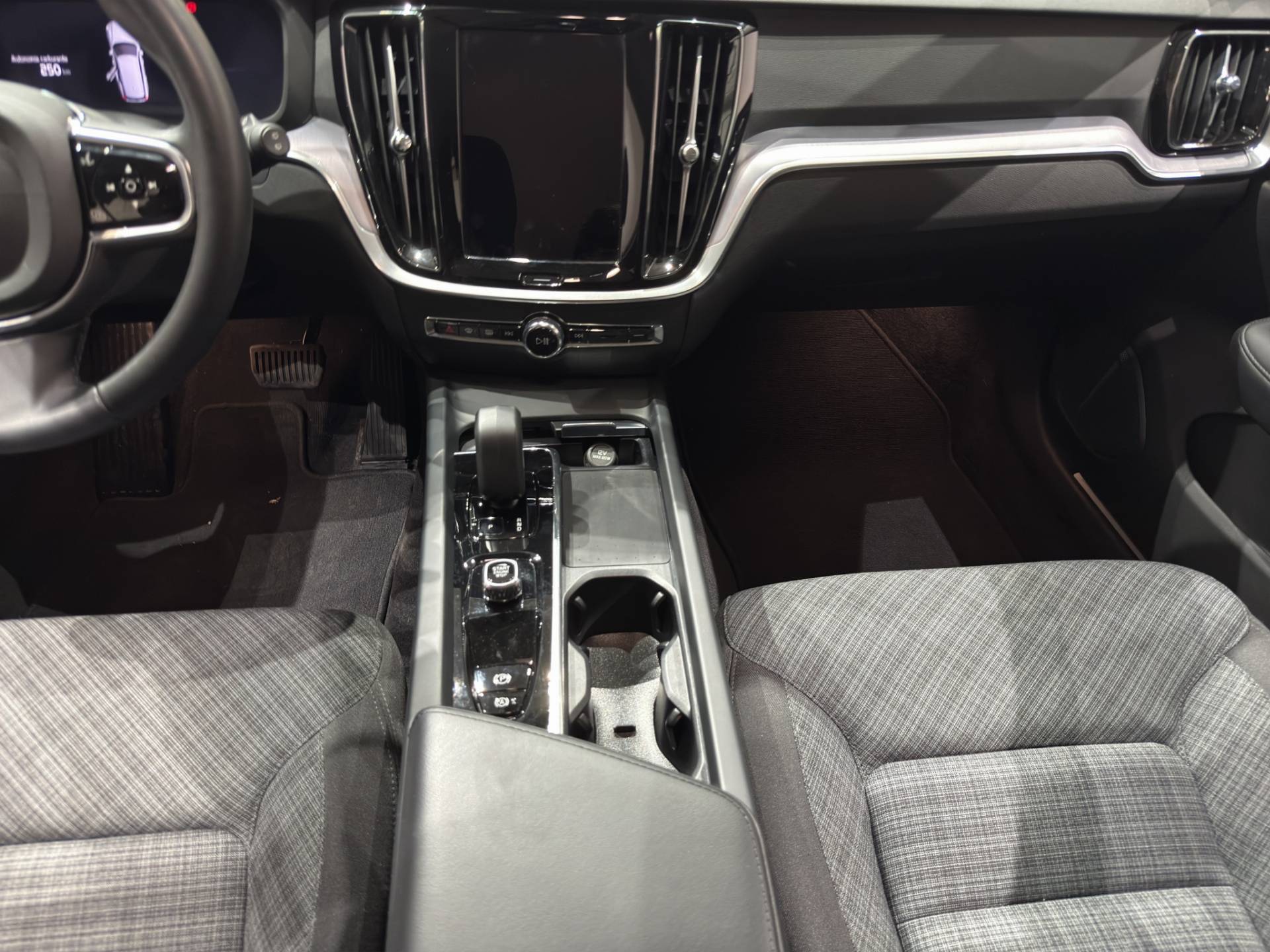 VOLVO V60 V60 Cross Country 2.0 b4 Core awd auto usata in pronta consegna - Brandini
