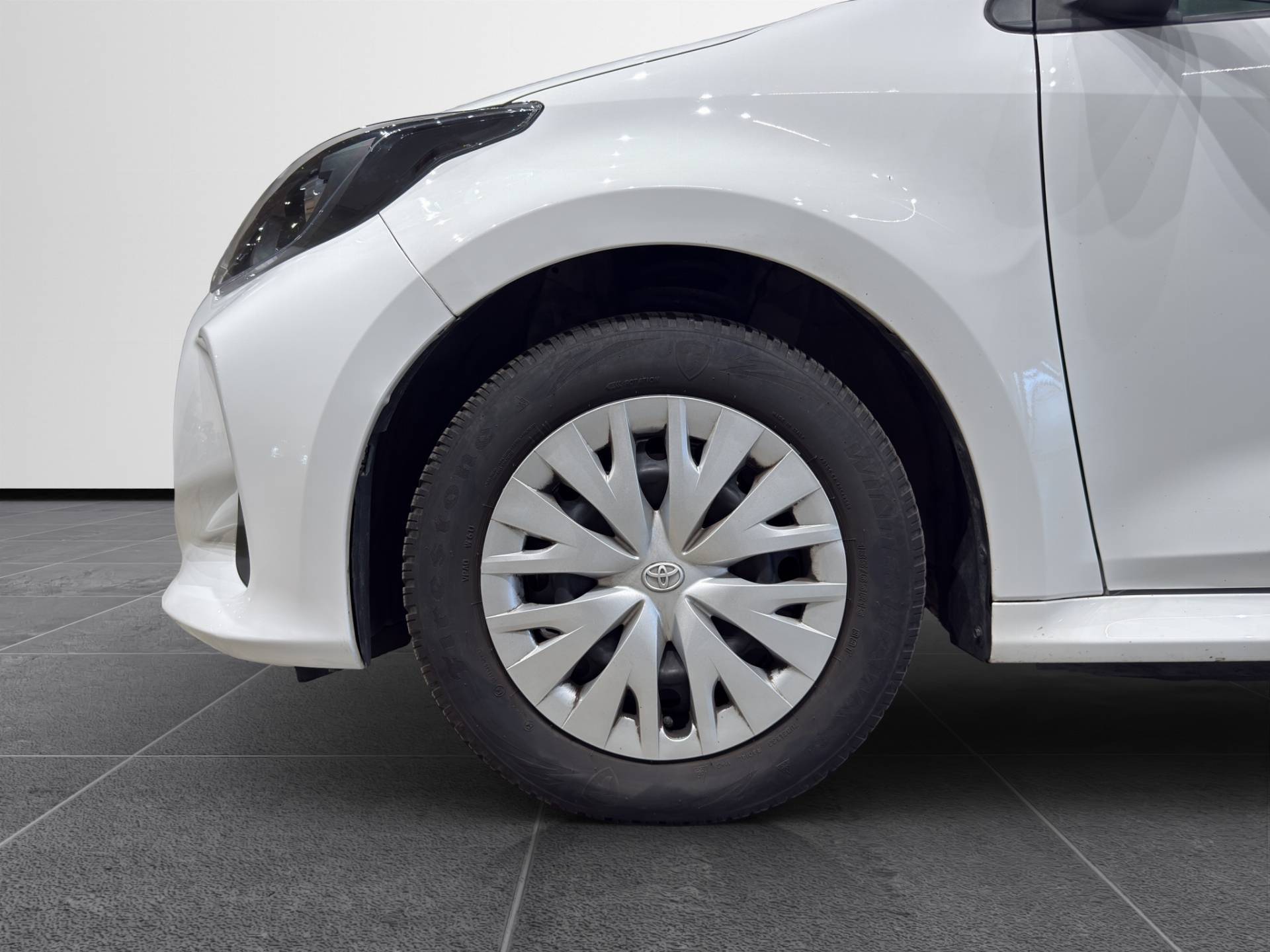 TOYOTA Yaris Yaris 1.5h Business usata in pronta consegna - Brandini