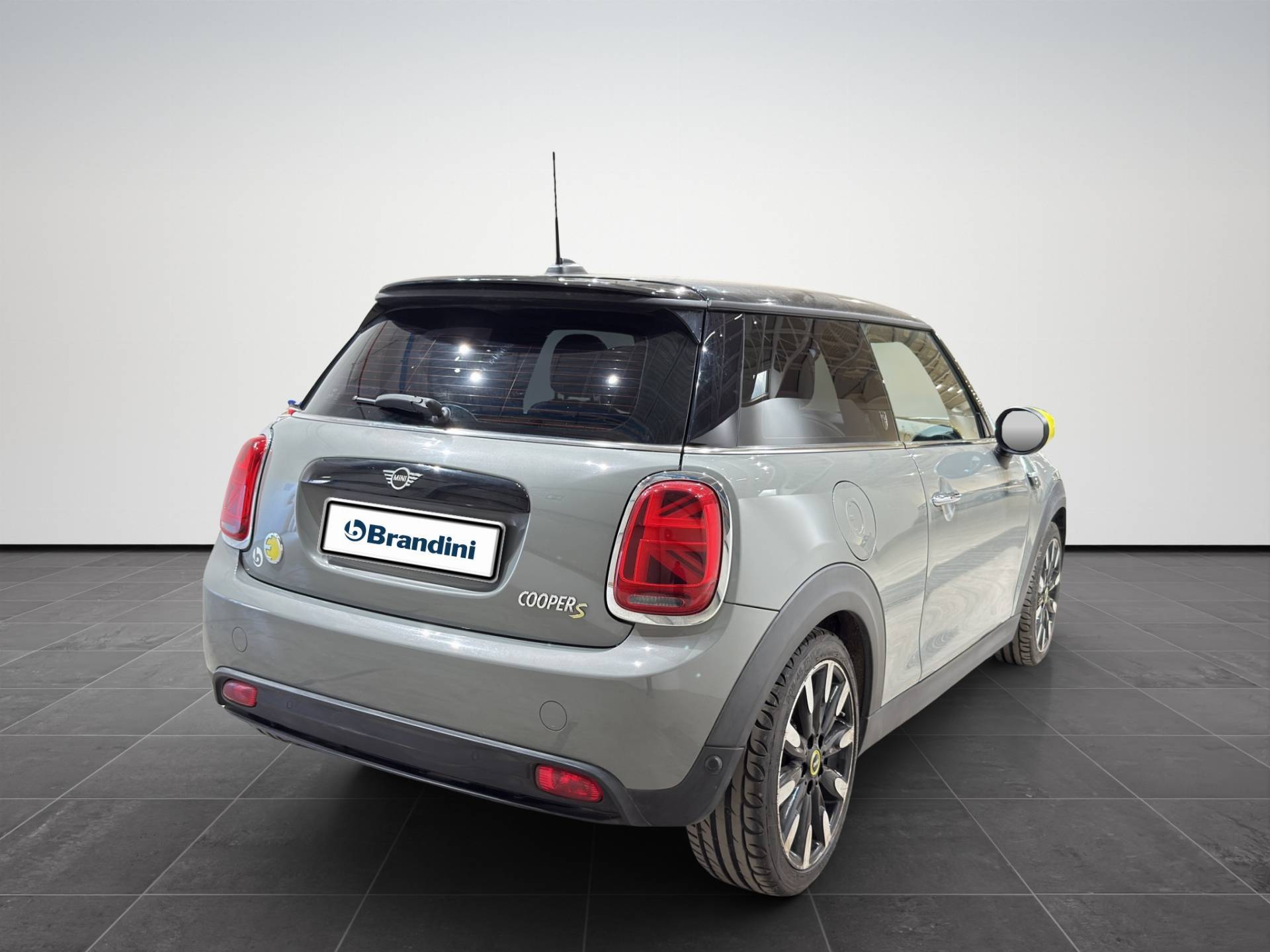 MINI Mini Full Electric Mini 3p Cooper SE Yours auto usata in pronta consegna - Brandini