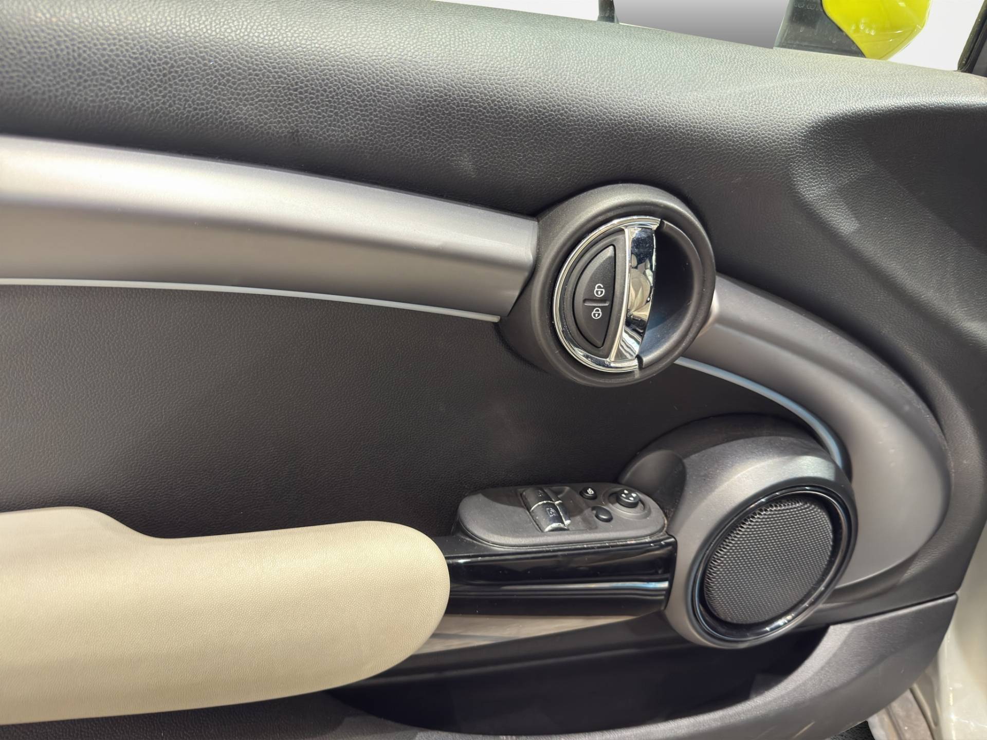 MINI Mini Full Electric Mini 3p Cooper SE Yours auto usata in pronta consegna - Brandini