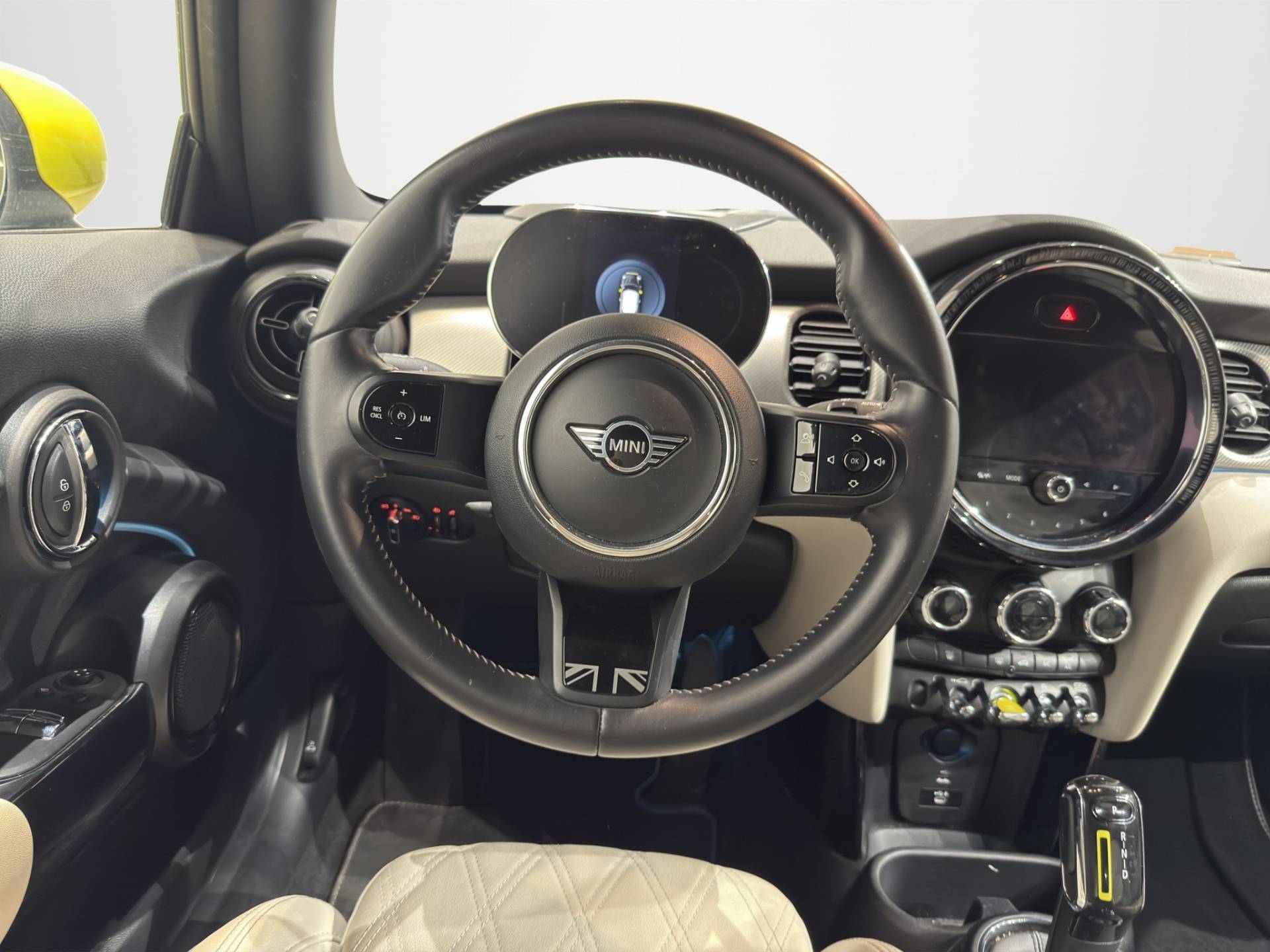 MINI Mini Full Electric Mini 3p Cooper SE Yours auto usata in pronta consegna - Brandini