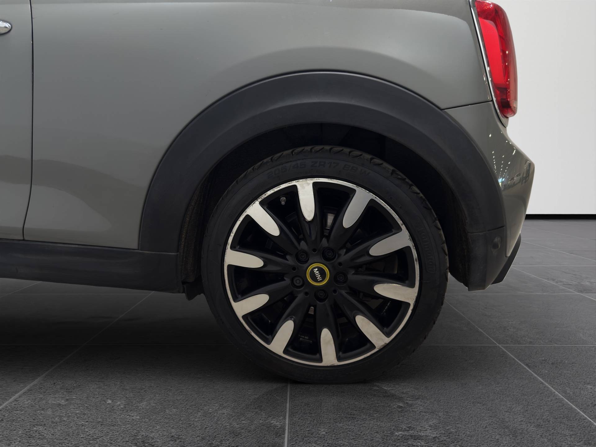 MINI Mini Full Electric Mini 3p Cooper SE Yours auto usata in pronta consegna - Brandini
