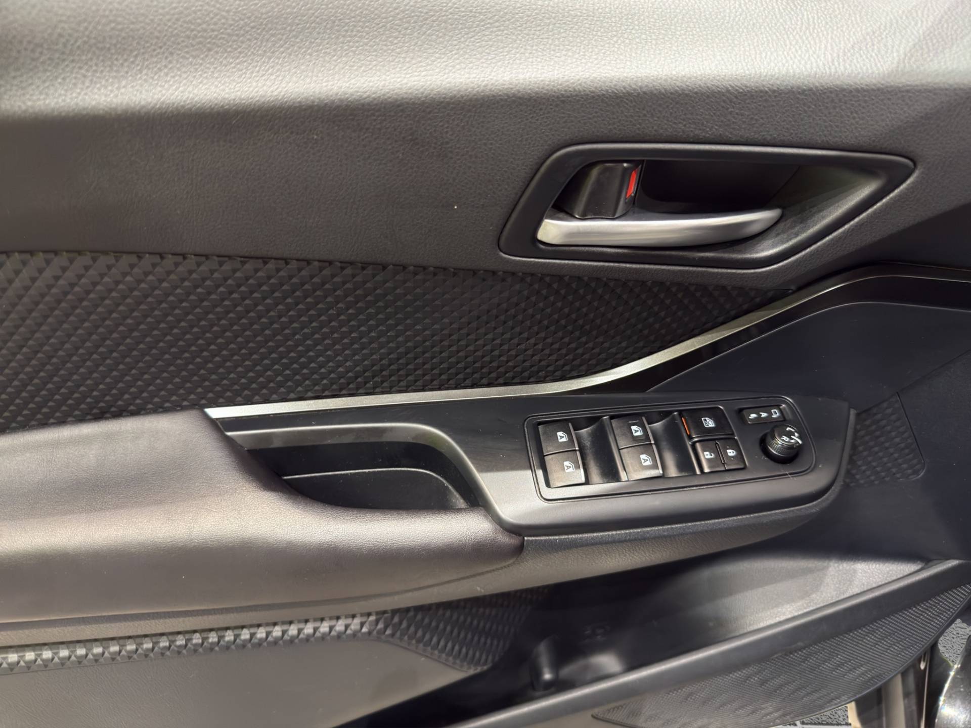 Auto Venduta - TOYOTA C-HR C-HR 1.8h Active 2wd e-cvt usata in pronta consegna - Brandini