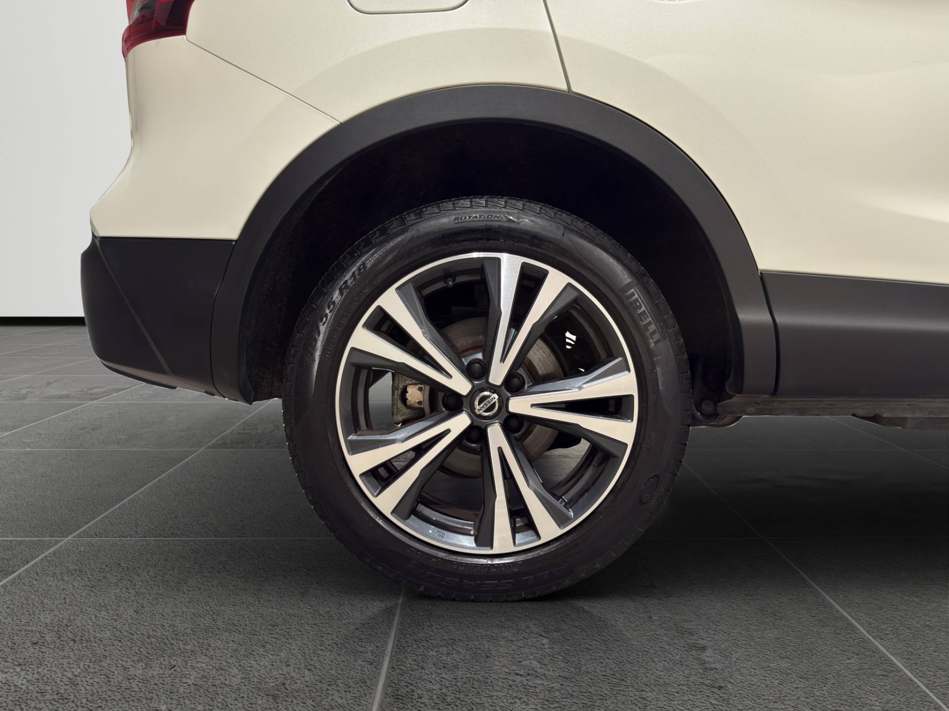 NISSAN Qashqai Qashqai 1.3 dig-t Acenta Premium 140cv usata in pronta consegna - Brandini