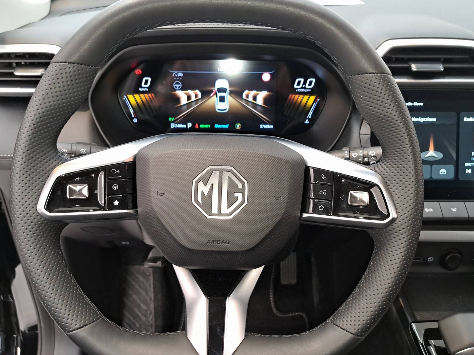 MG ZS ZS 1.5 hybrid+ Luxury auto usata in pronta consegna - Brandini