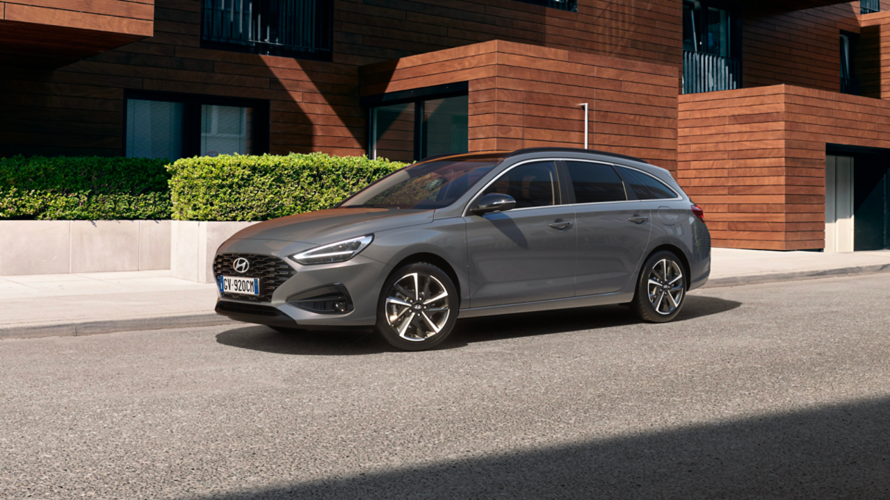 HYUNDAI i30